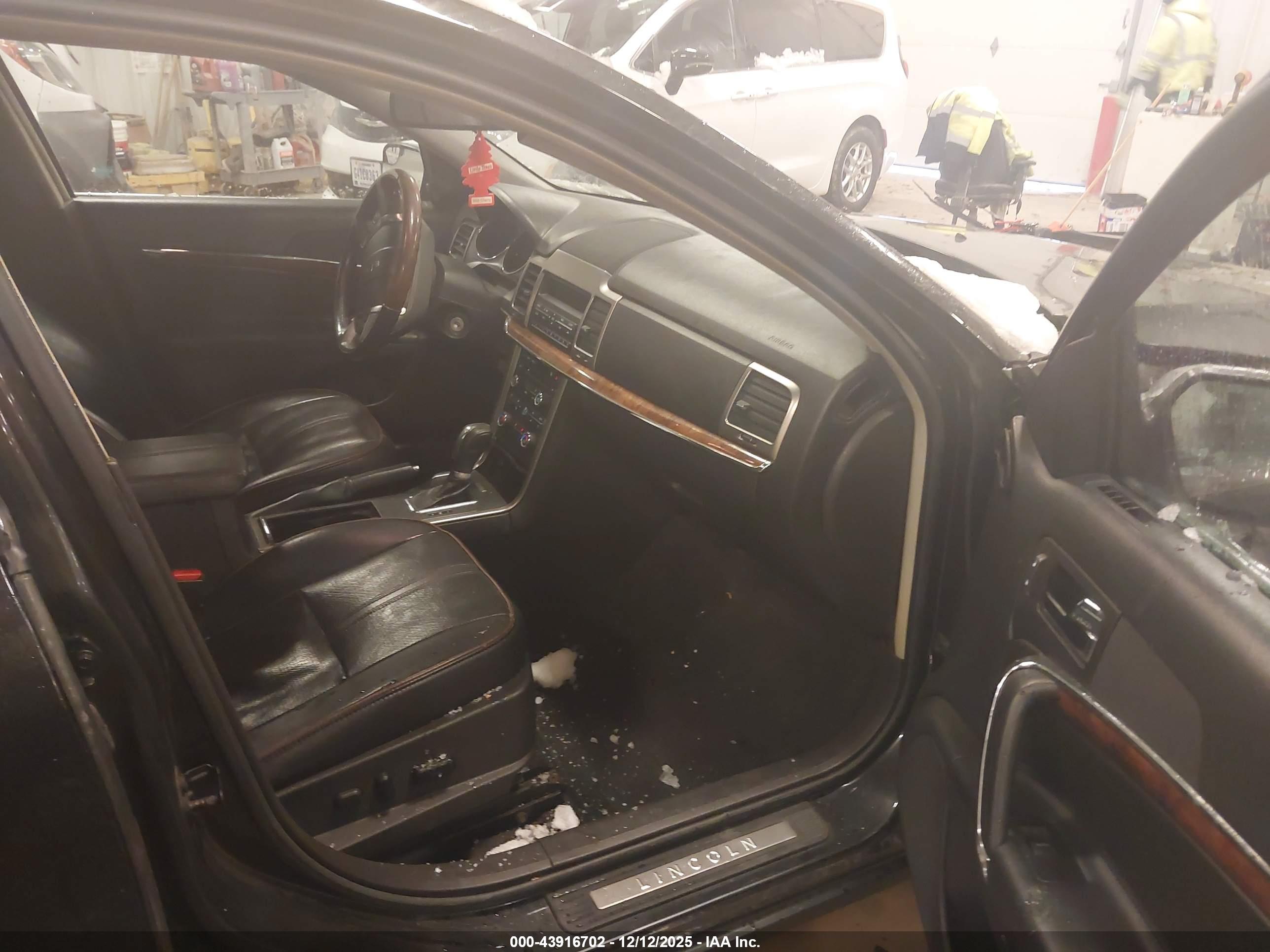 LINCOLN MKZ image 5