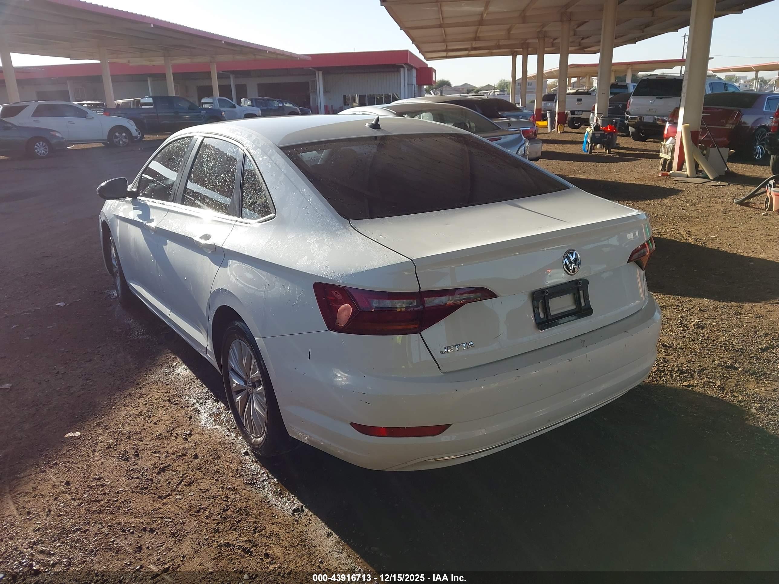 VOLKSWAGEN JETTA image 3