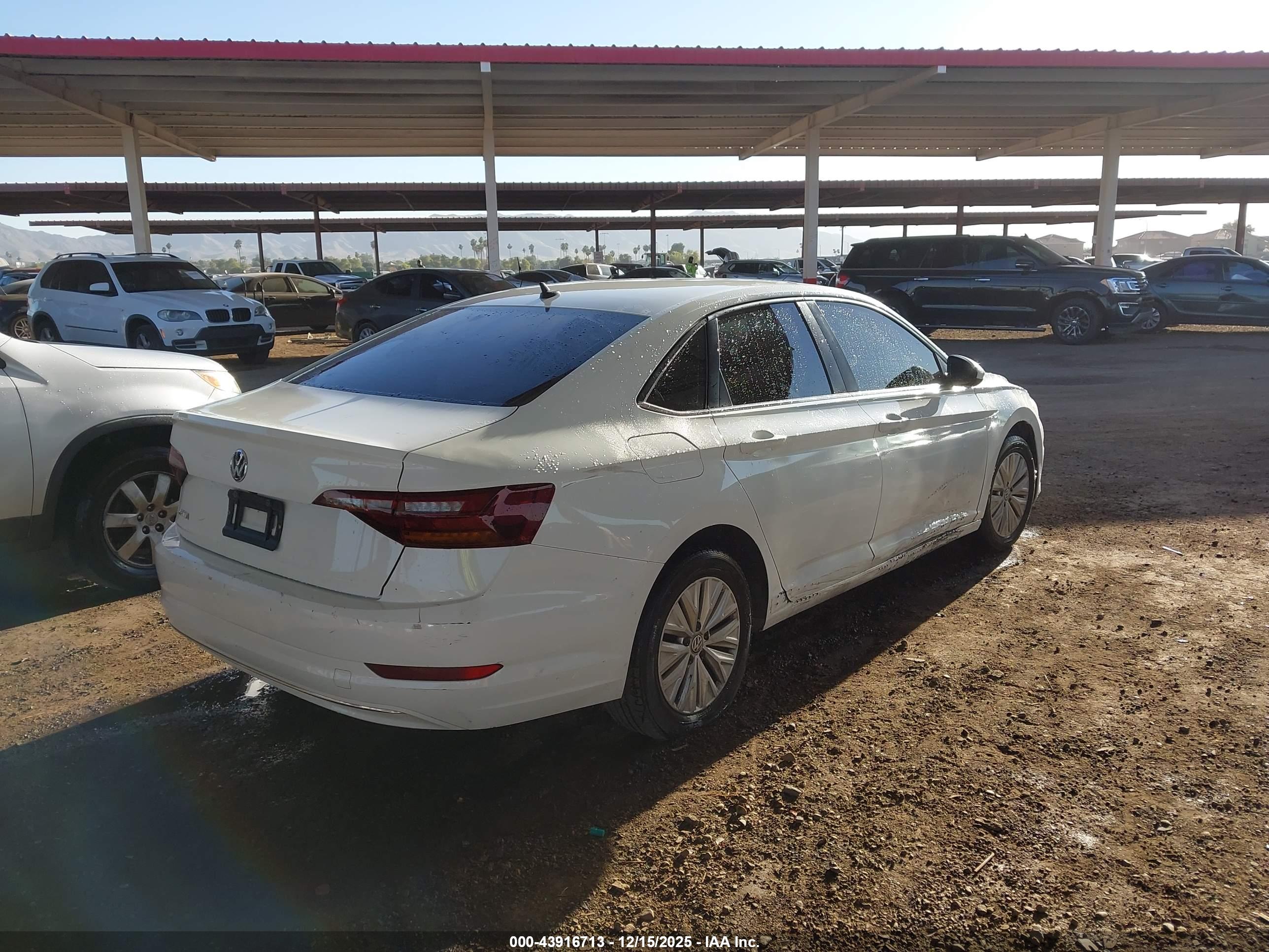 VOLKSWAGEN JETTA image 4