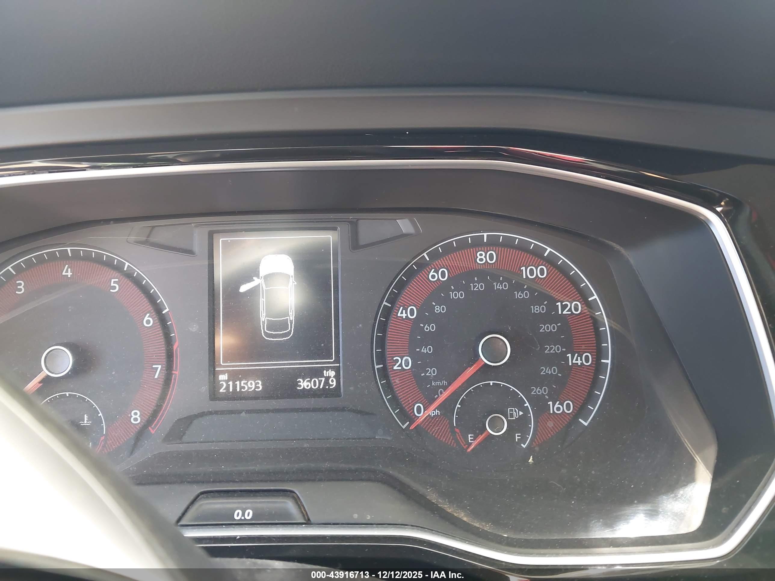 VOLKSWAGEN JETTA image 7