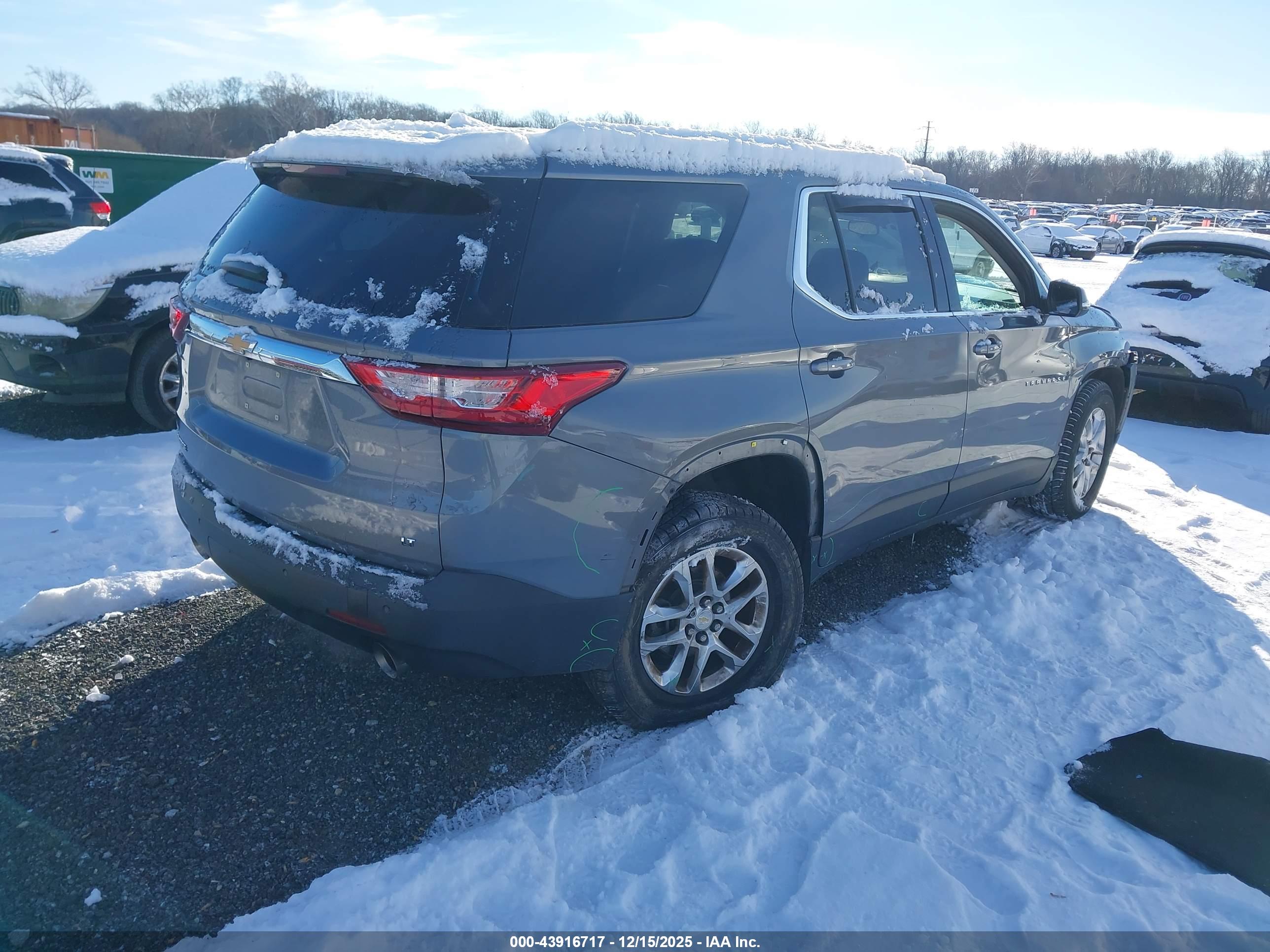 CHEVROLET TRAVERSE image 4