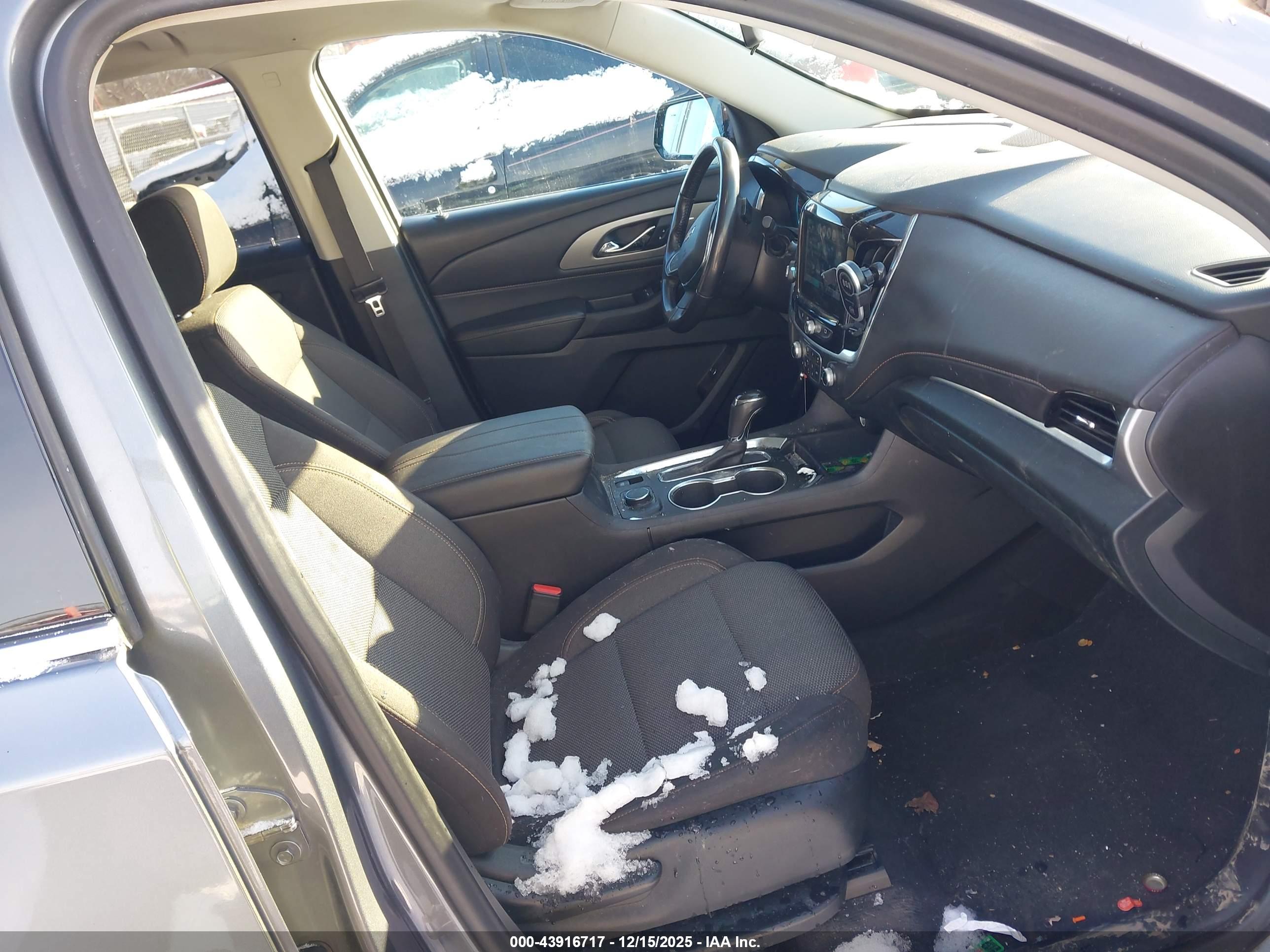 CHEVROLET TRAVERSE image 5