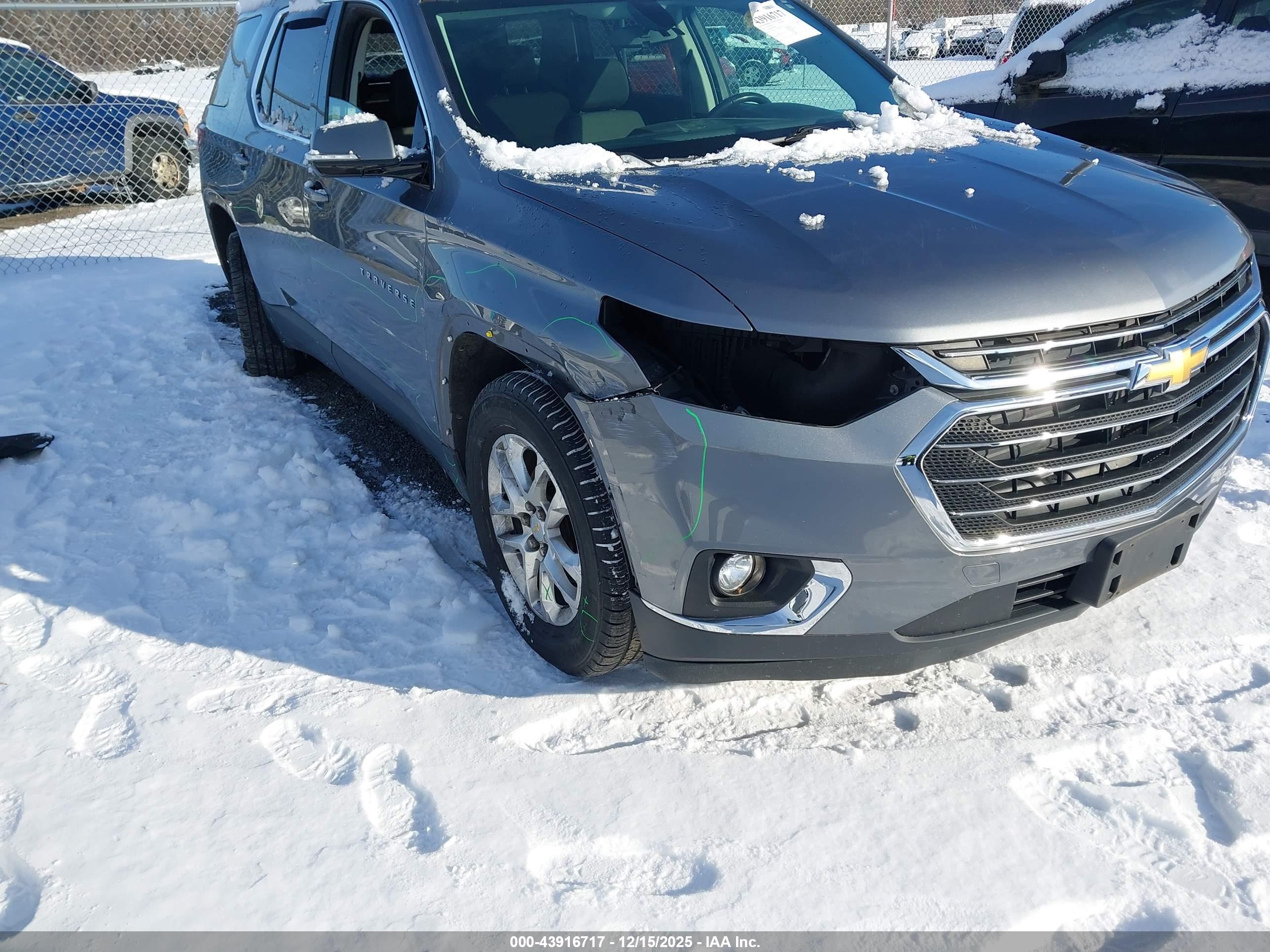 CHEVROLET TRAVERSE image 6