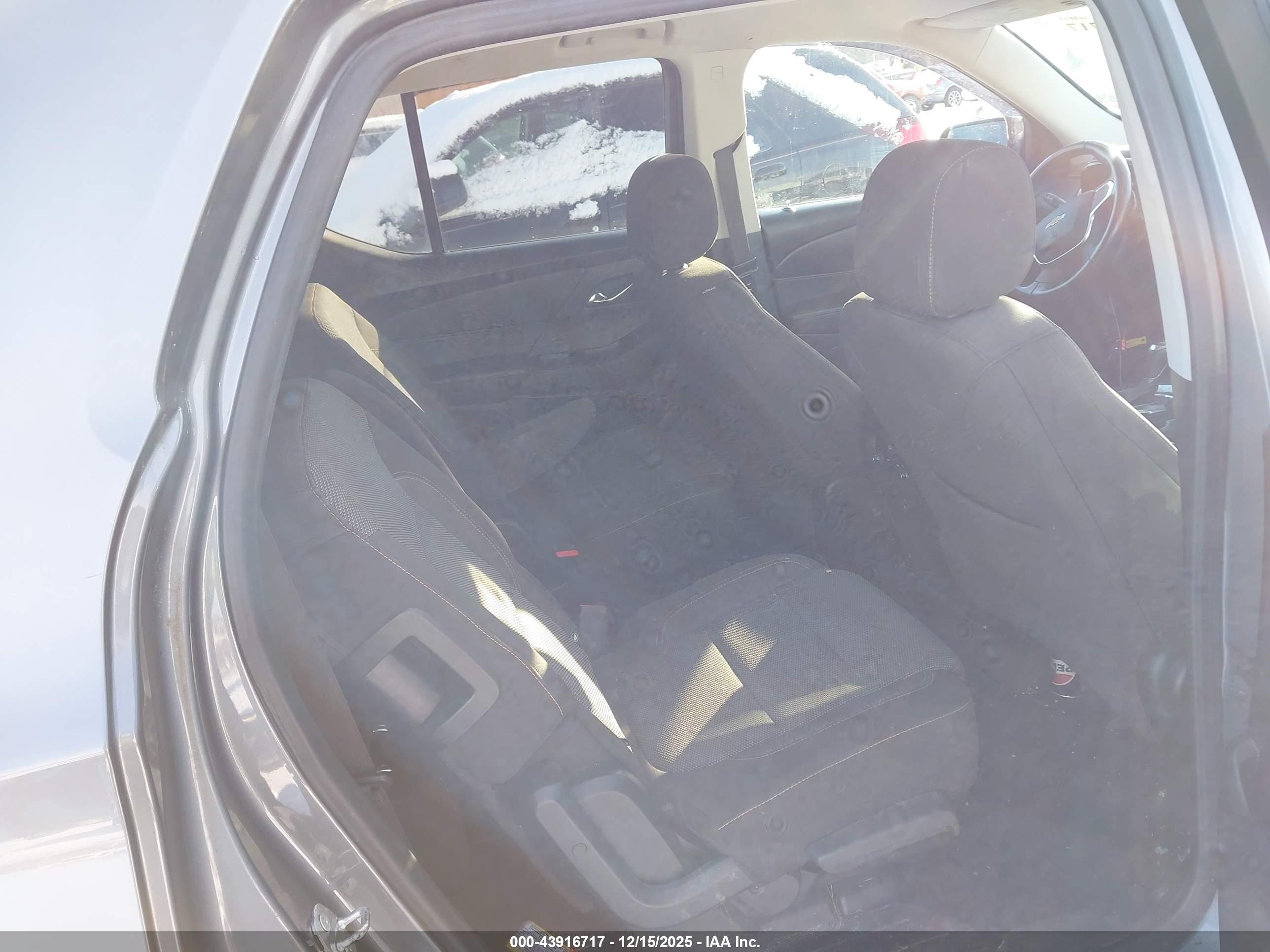 CHEVROLET TRAVERSE image 8
