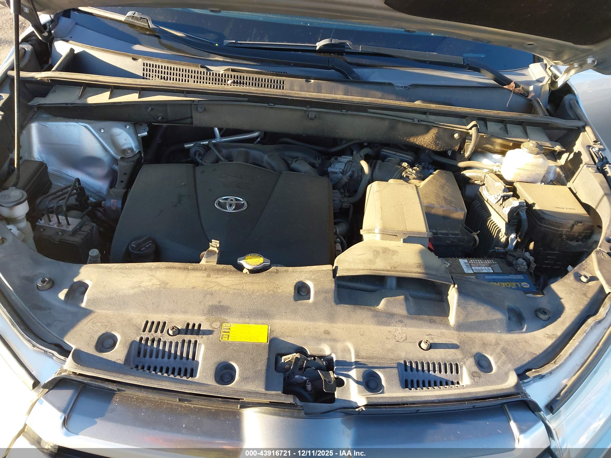 TOYOTA HIGHLANDER image 10