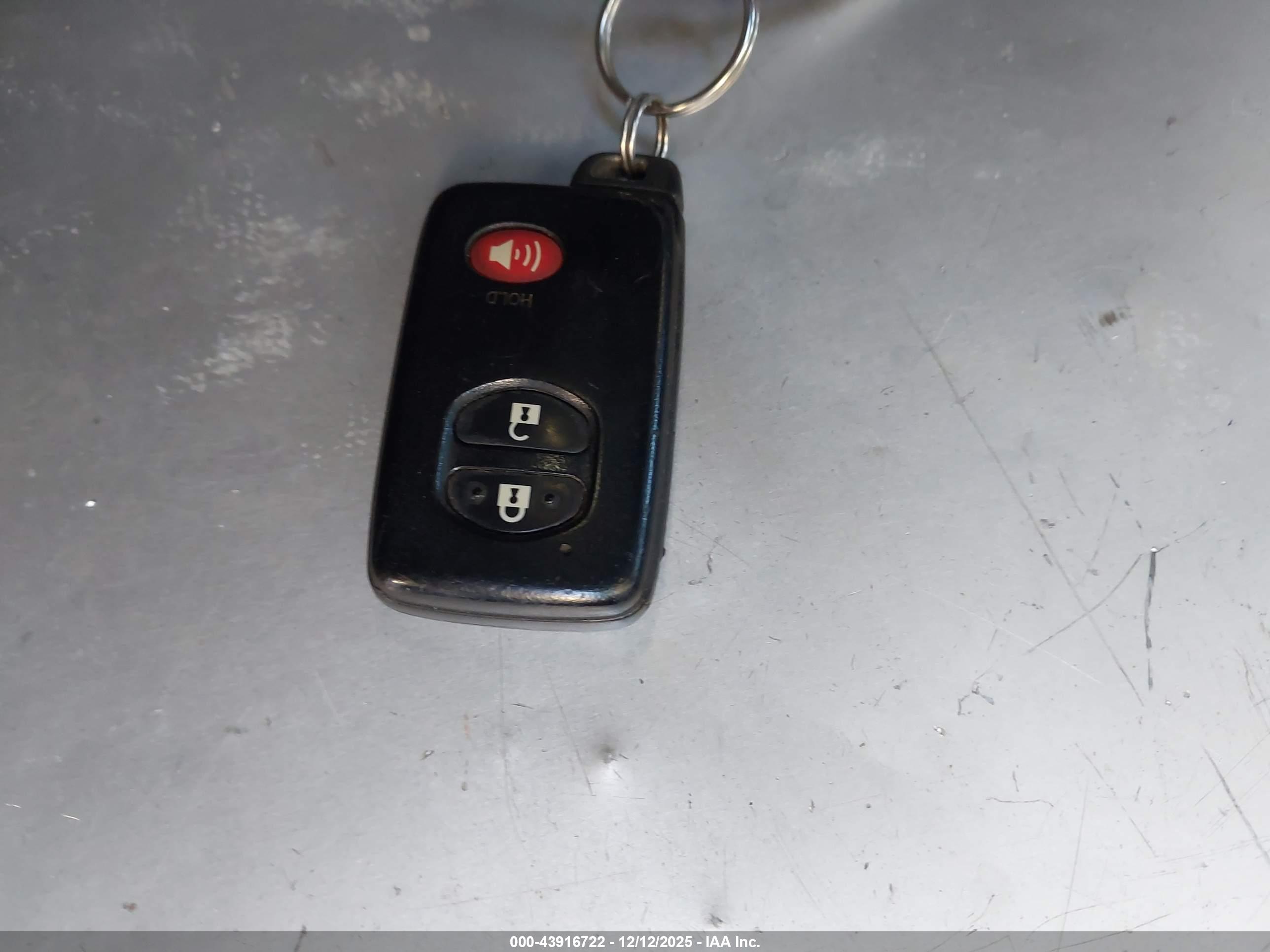 TOYOTA PRIUS image 11