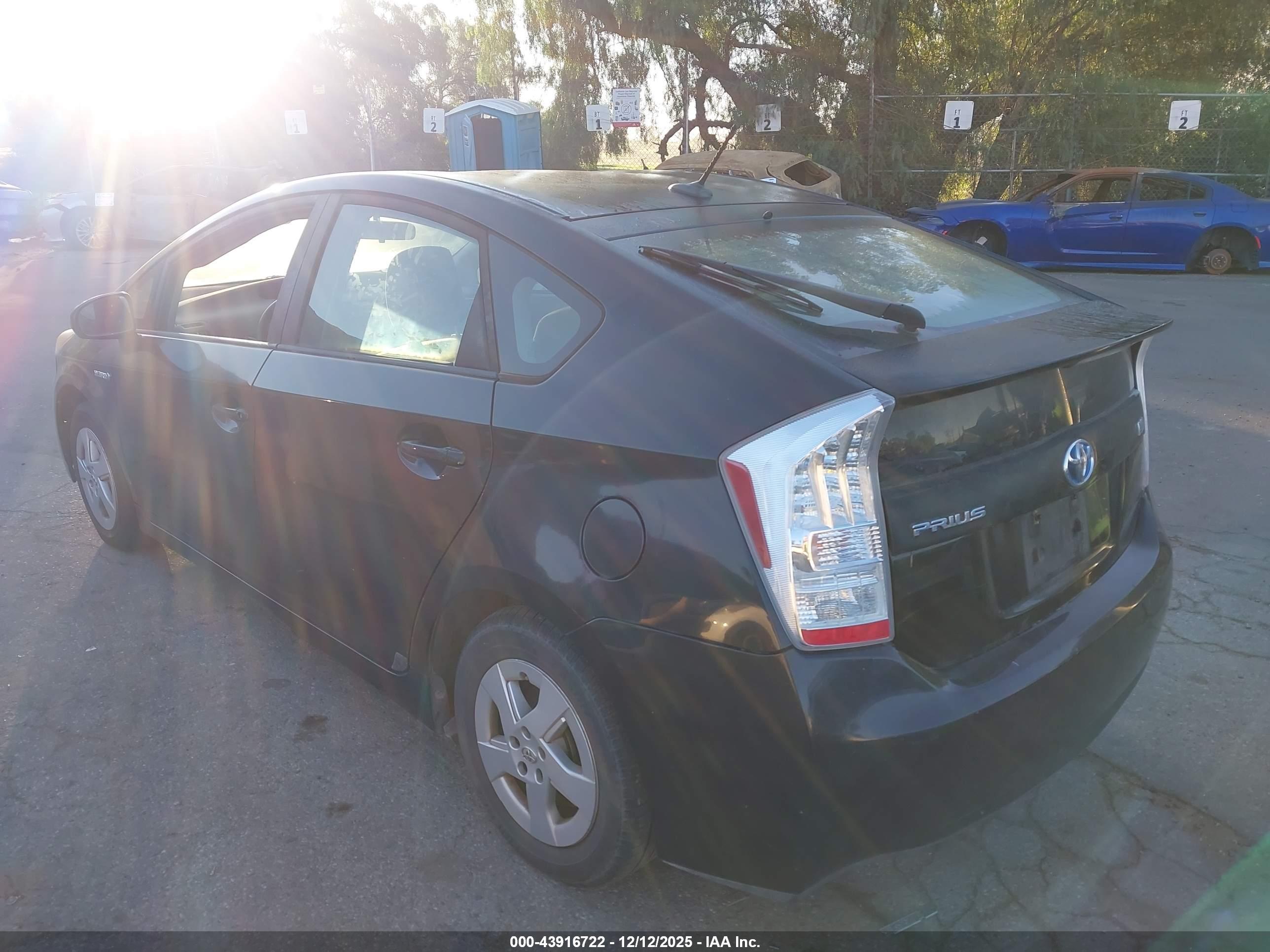 TOYOTA PRIUS image 3