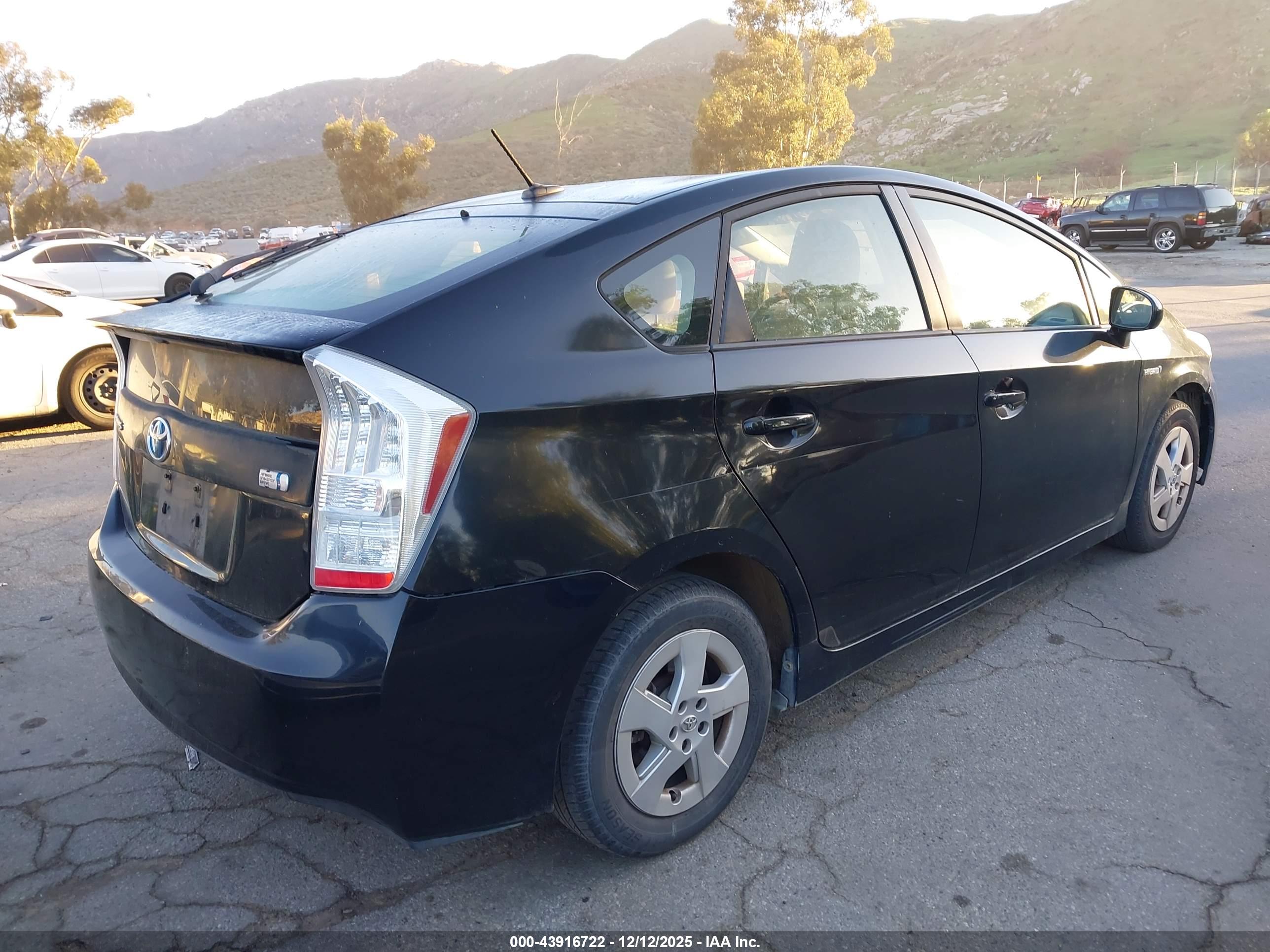 TOYOTA PRIUS image 4