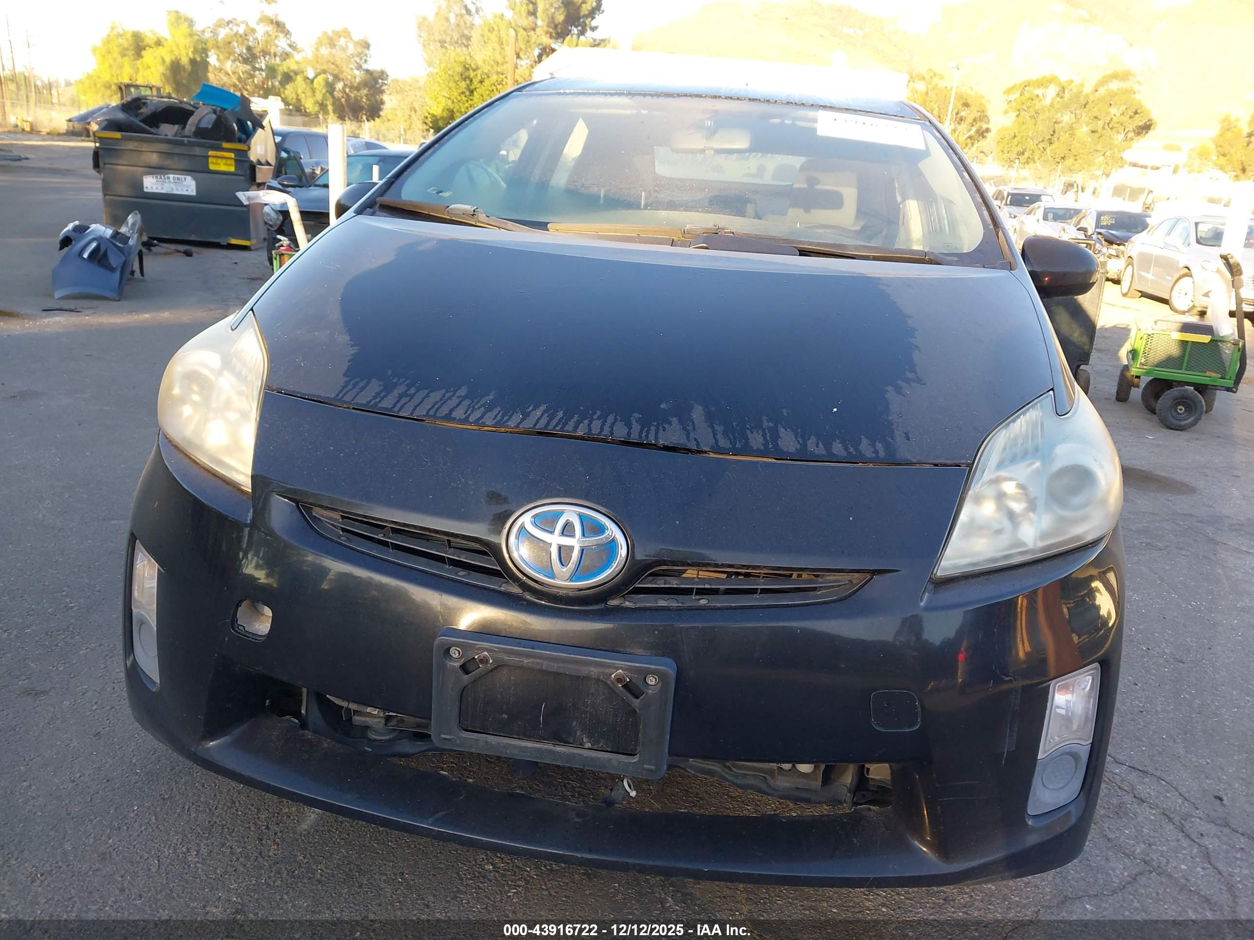 TOYOTA PRIUS image 6