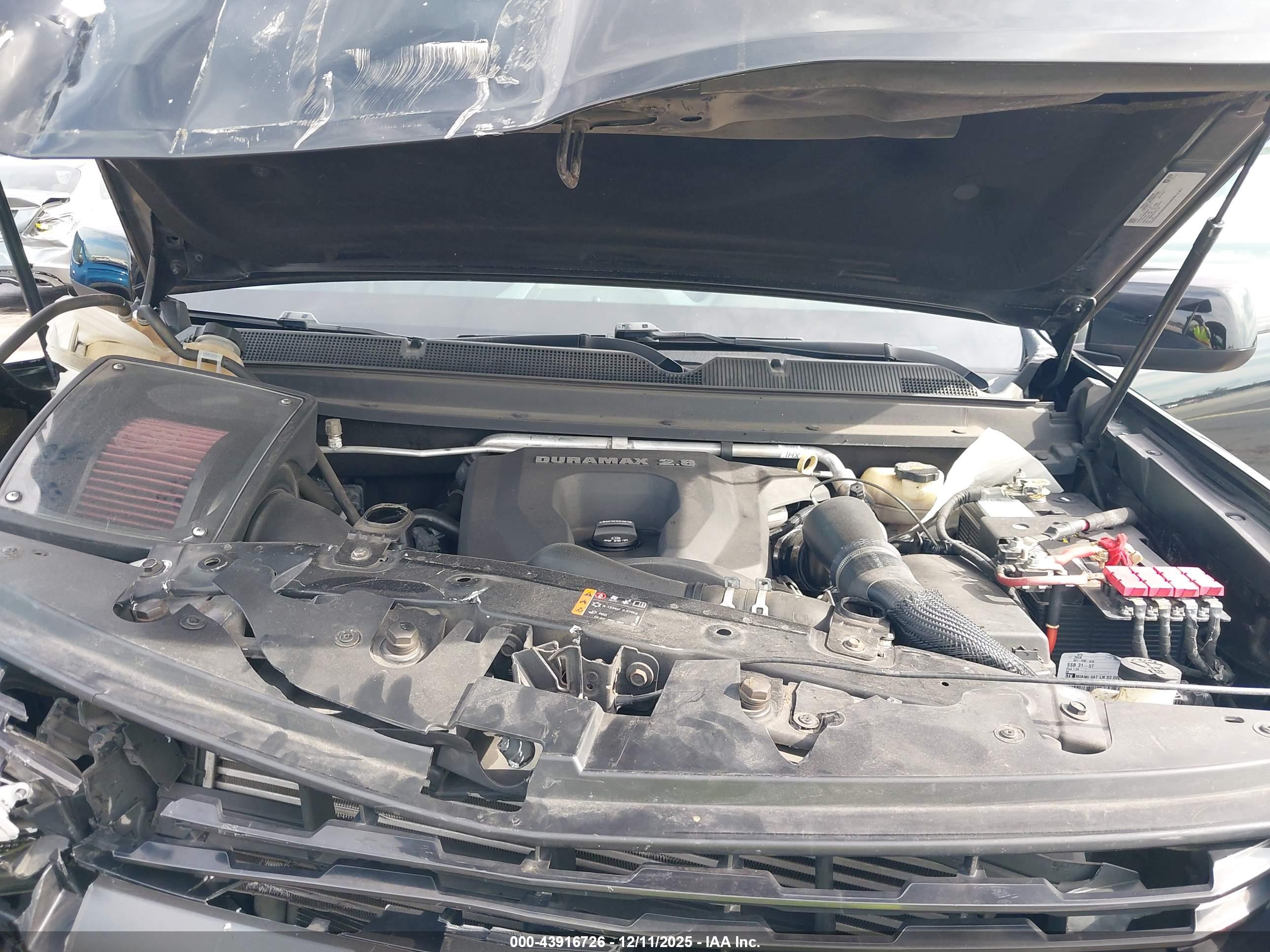 CHEVROLET COLORADO image 10