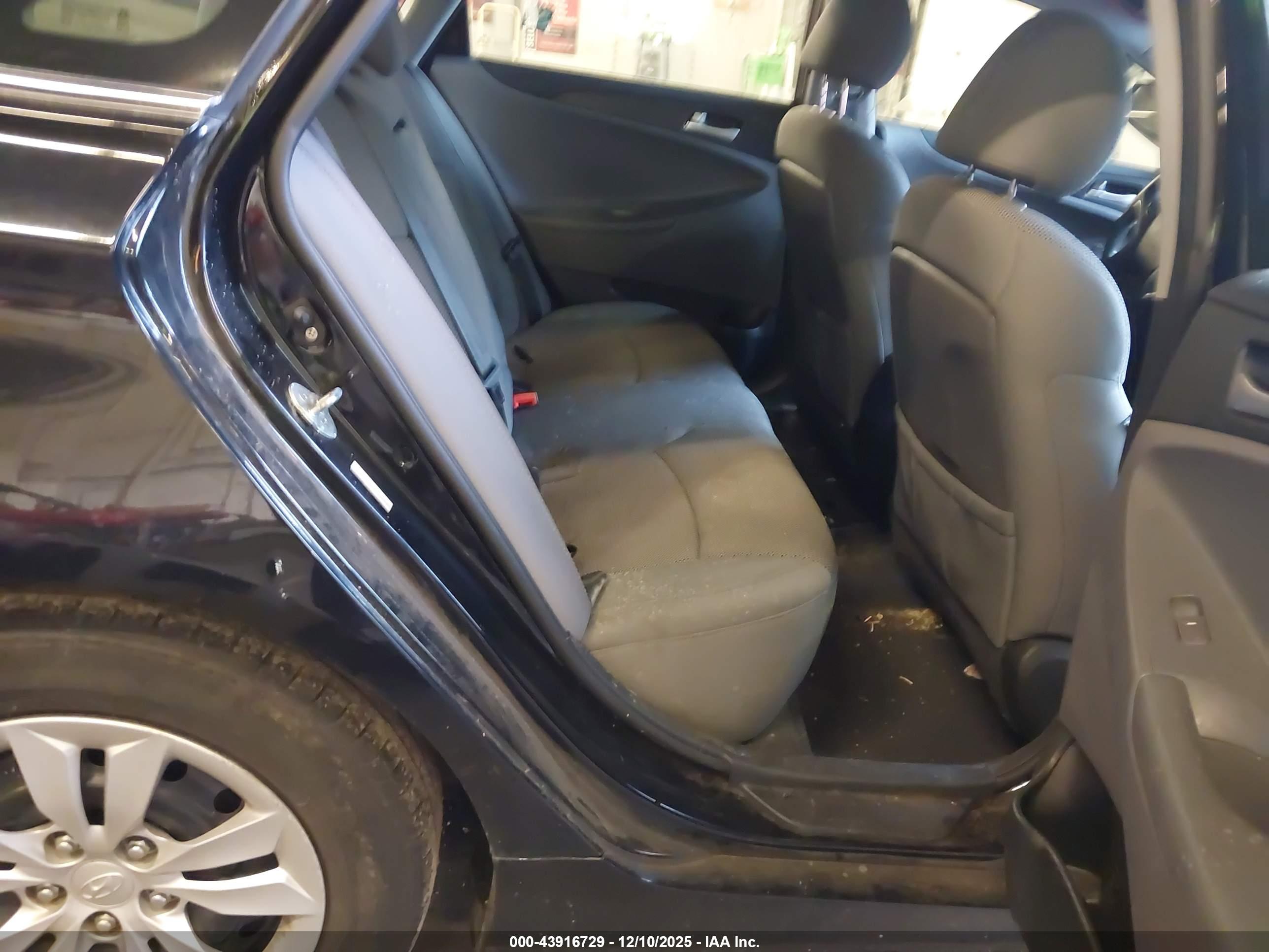 HYUNDAI SONATA image 8