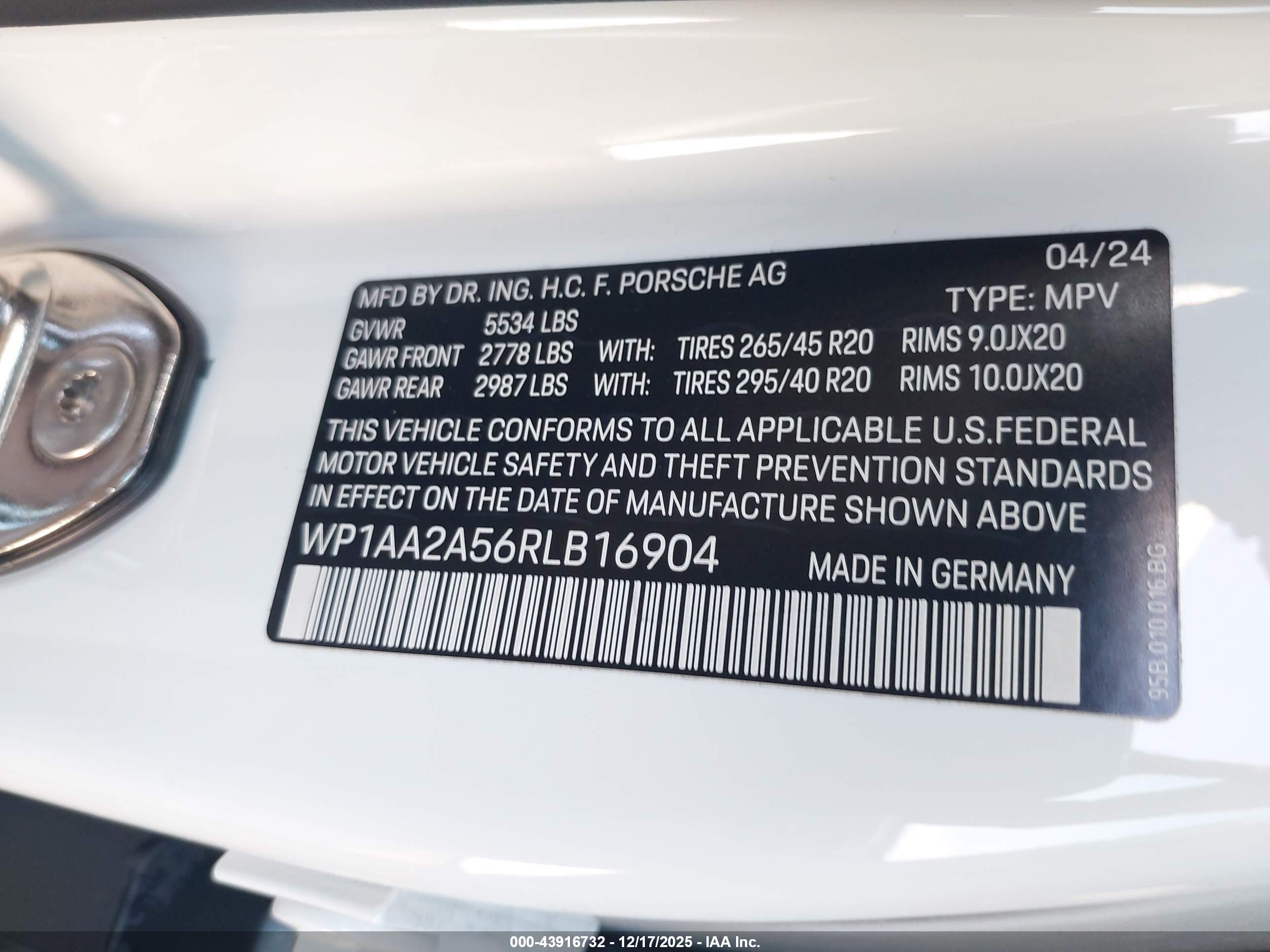 PORSCHE MACAN image 9