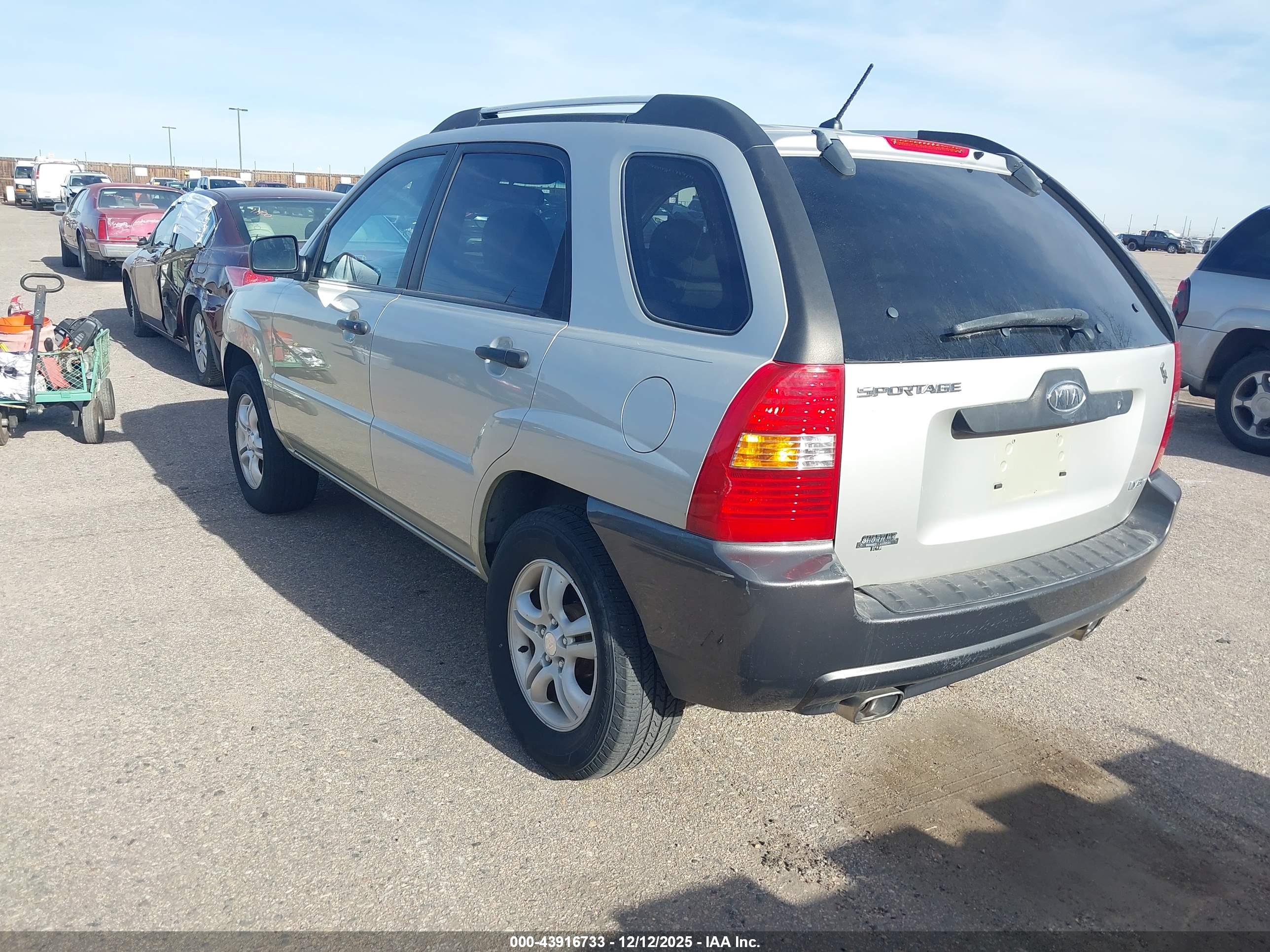 KIA SPORTAGE image 3