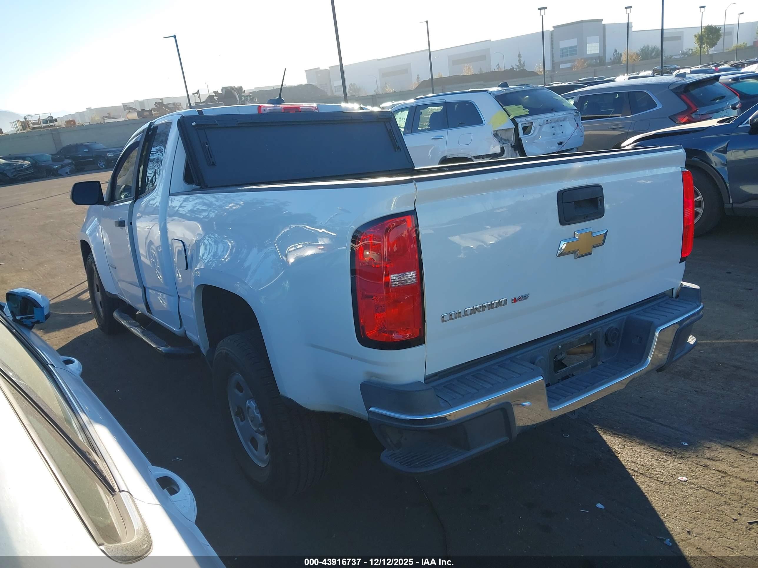 CHEVROLET COLORADO image 3