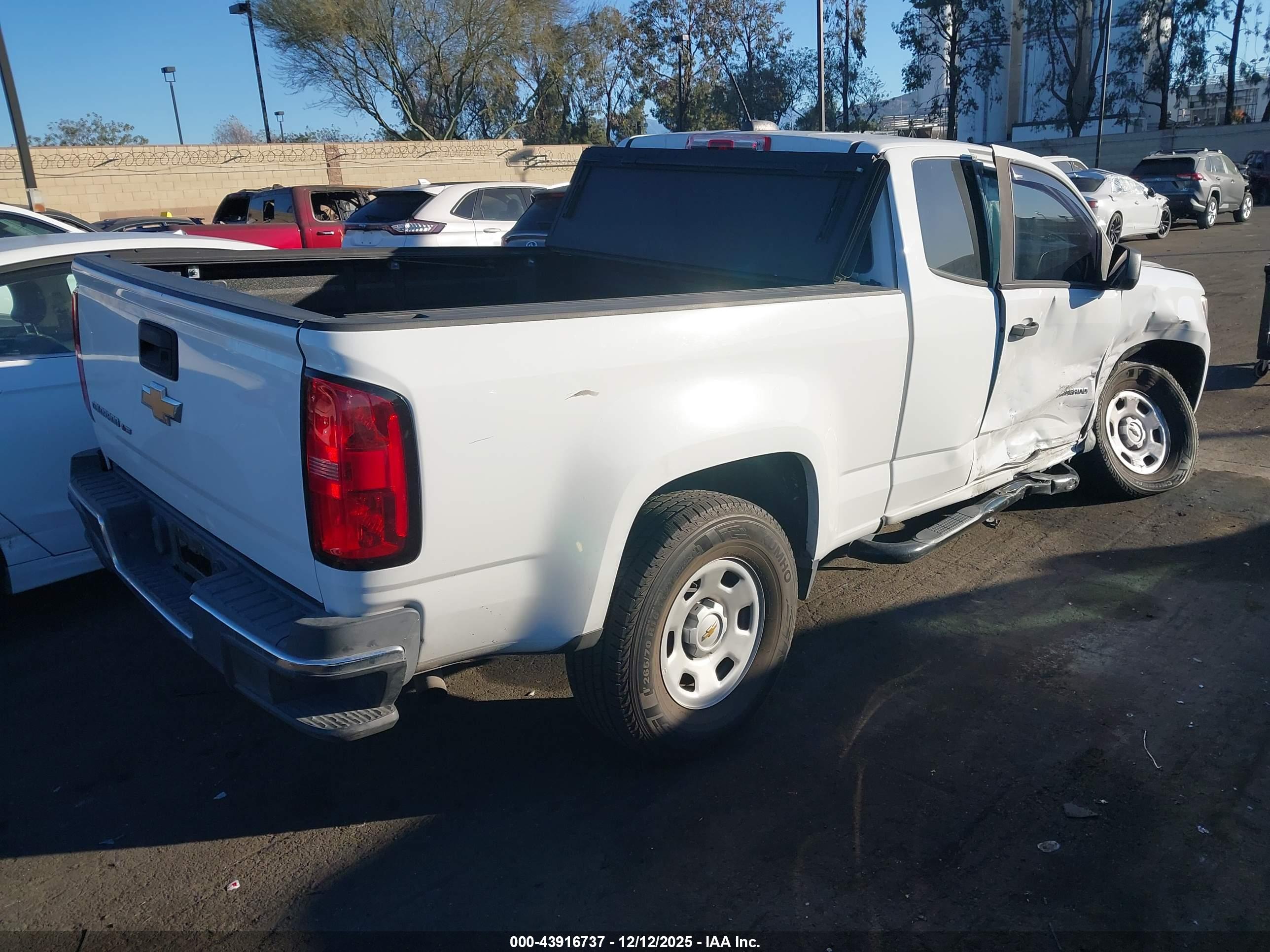 CHEVROLET COLORADO image 4