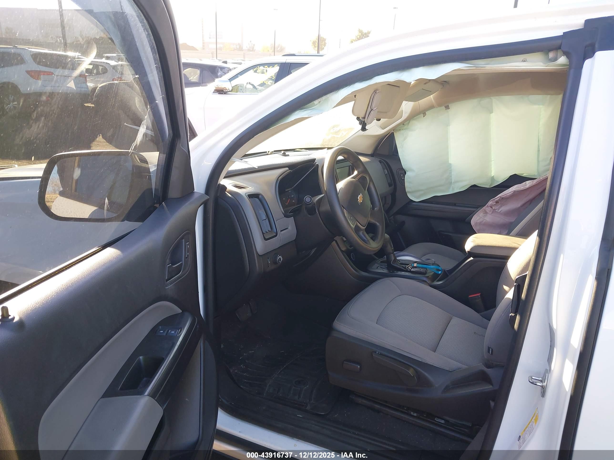 CHEVROLET COLORADO image 5
