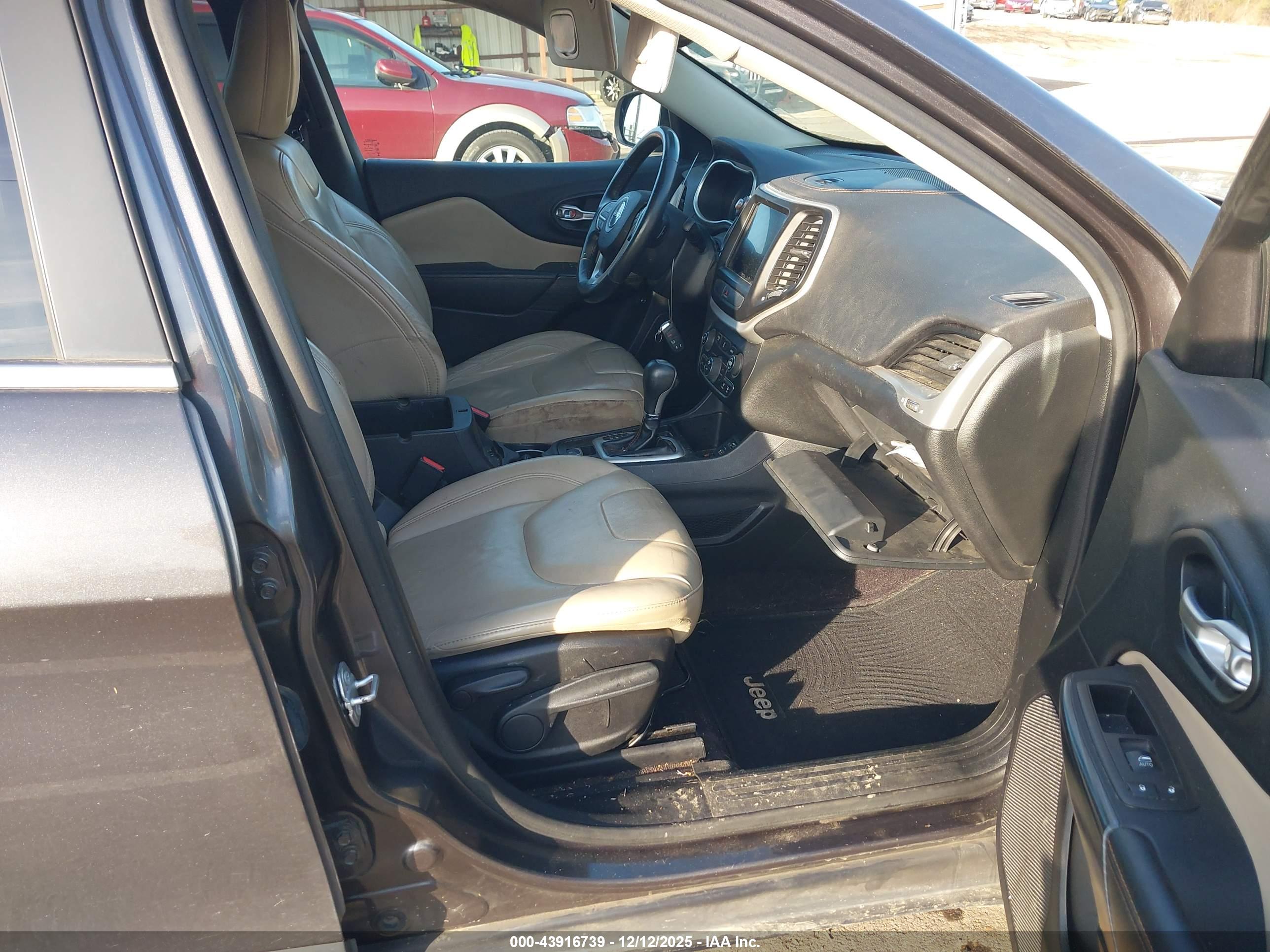 JEEP CHEROKEE image 5
