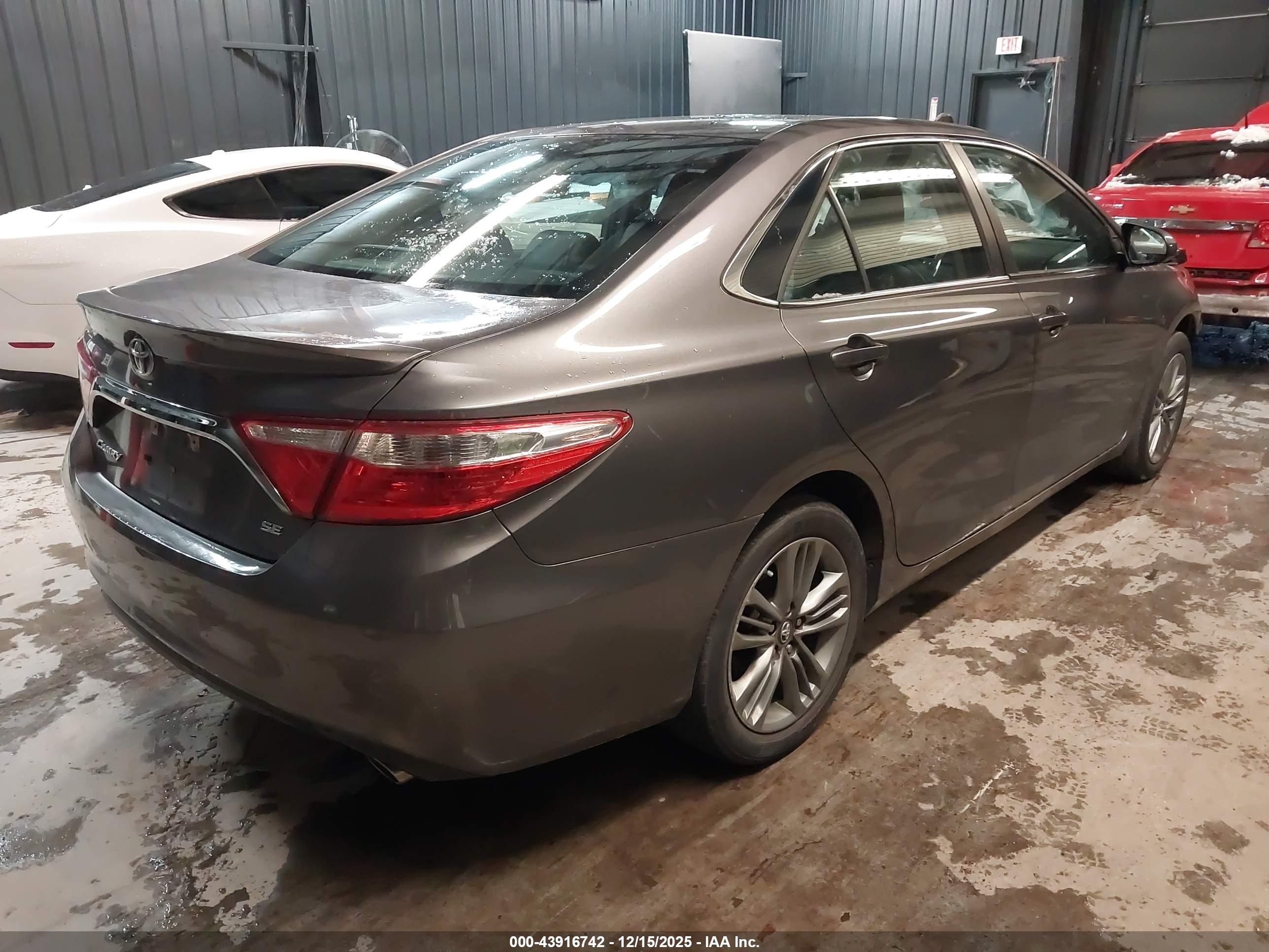 TOYOTA CAMRY image 4