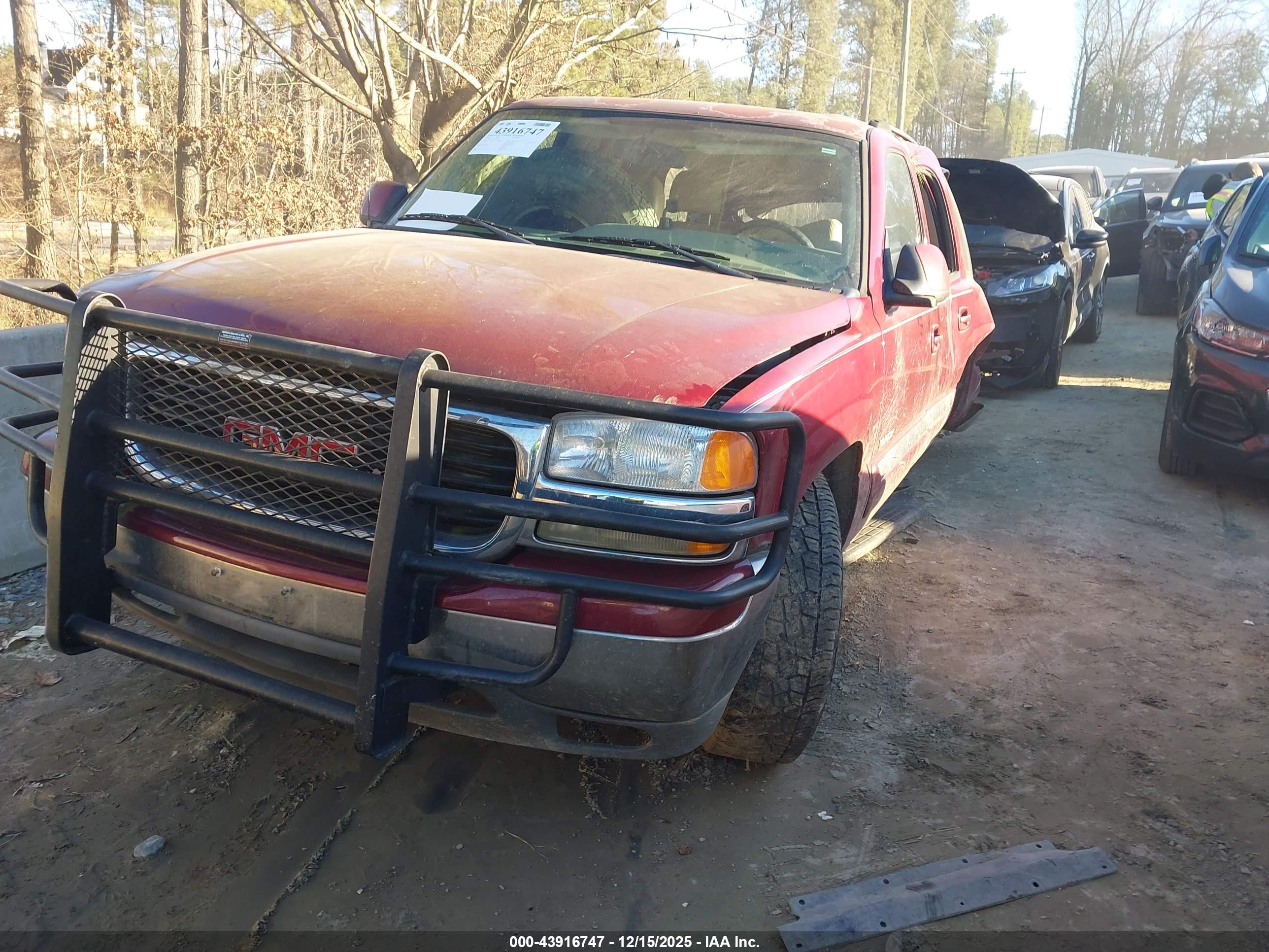 GMC YUKON image 2