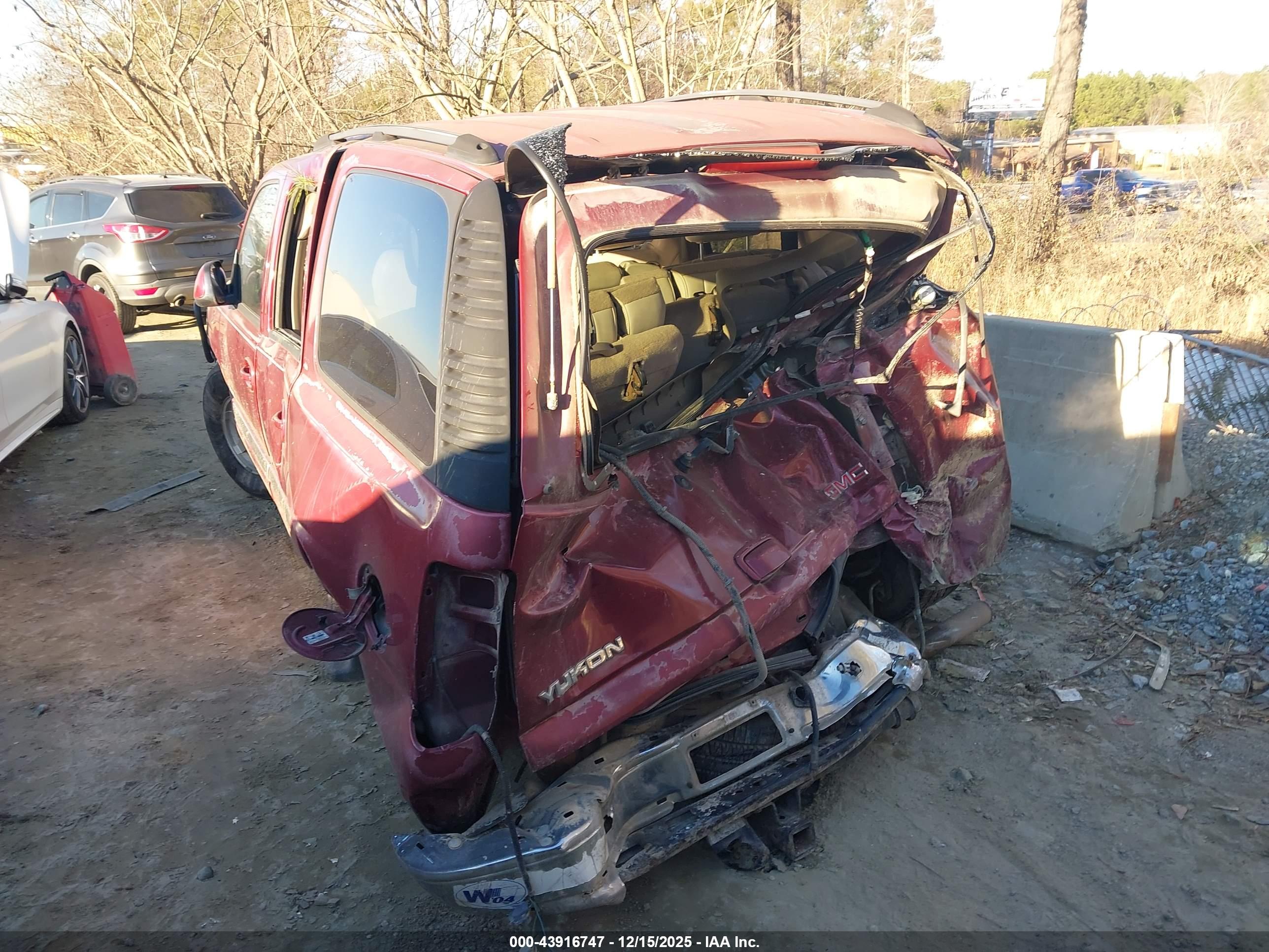 GMC YUKON image 3