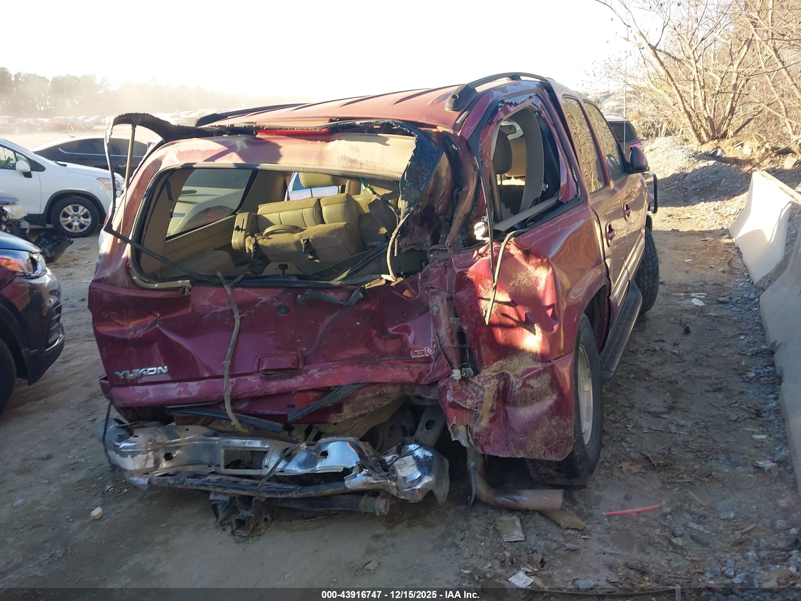 GMC YUKON image 4