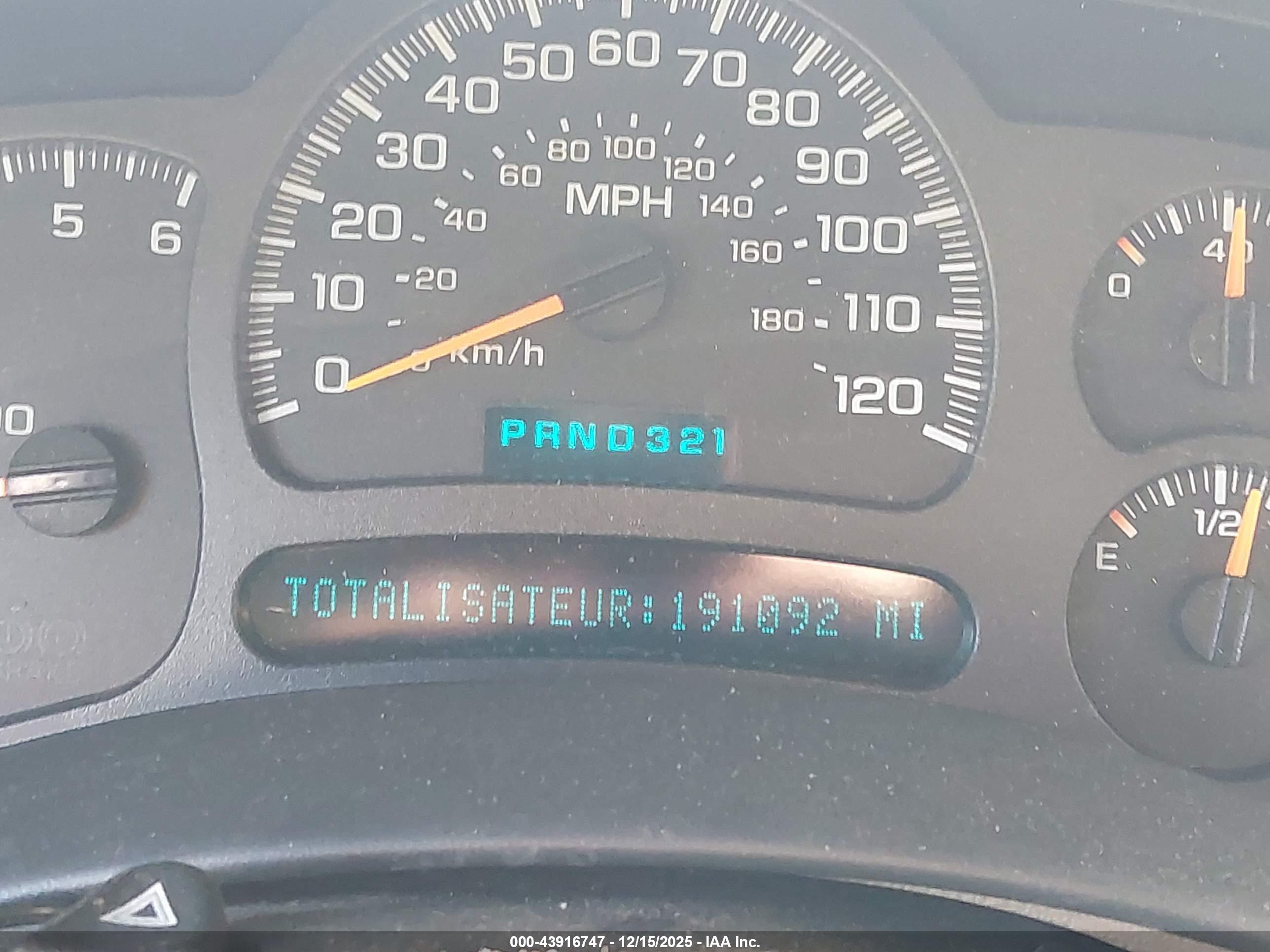 GMC YUKON image 7