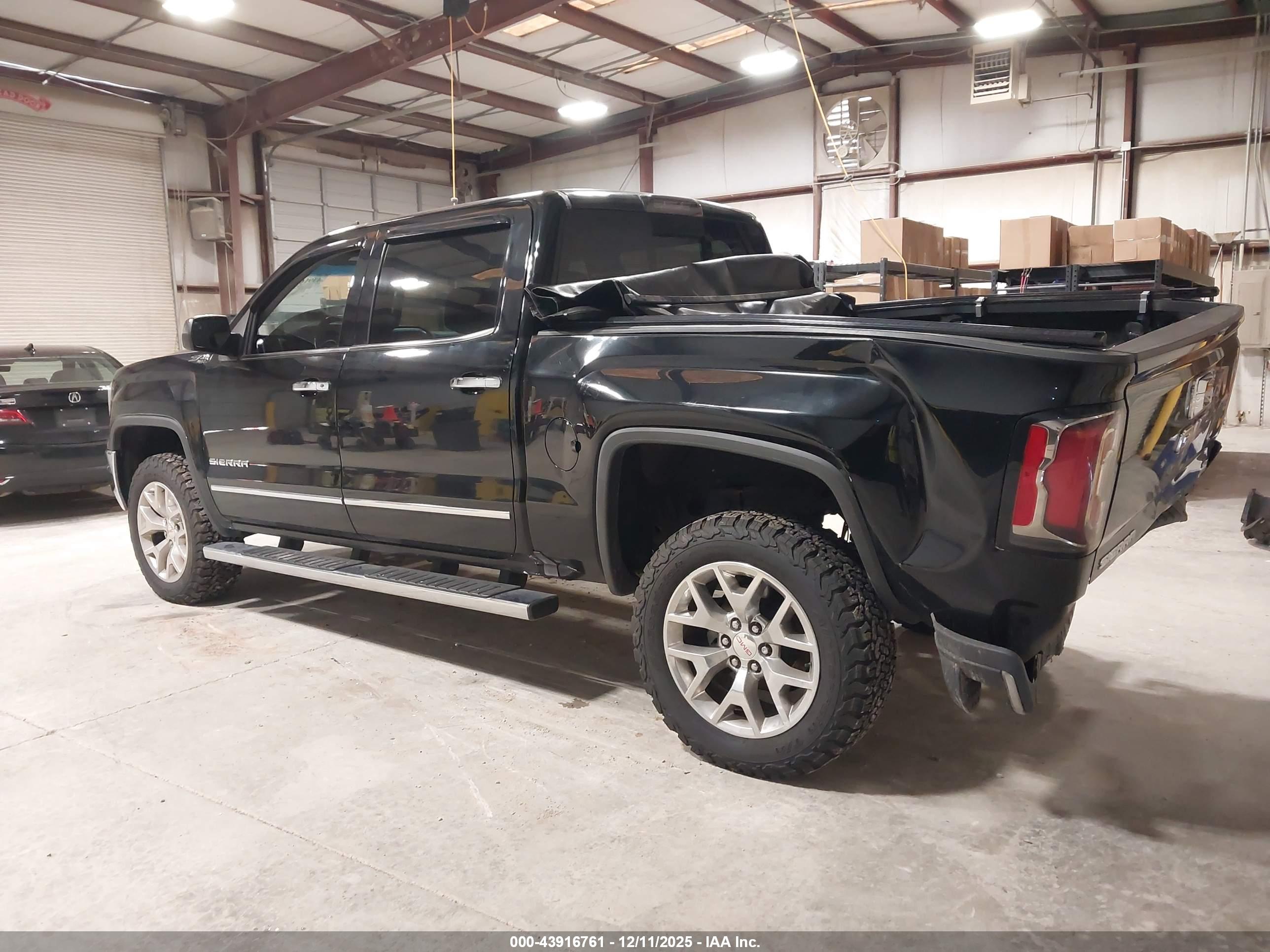 GMC SIERRA image 3