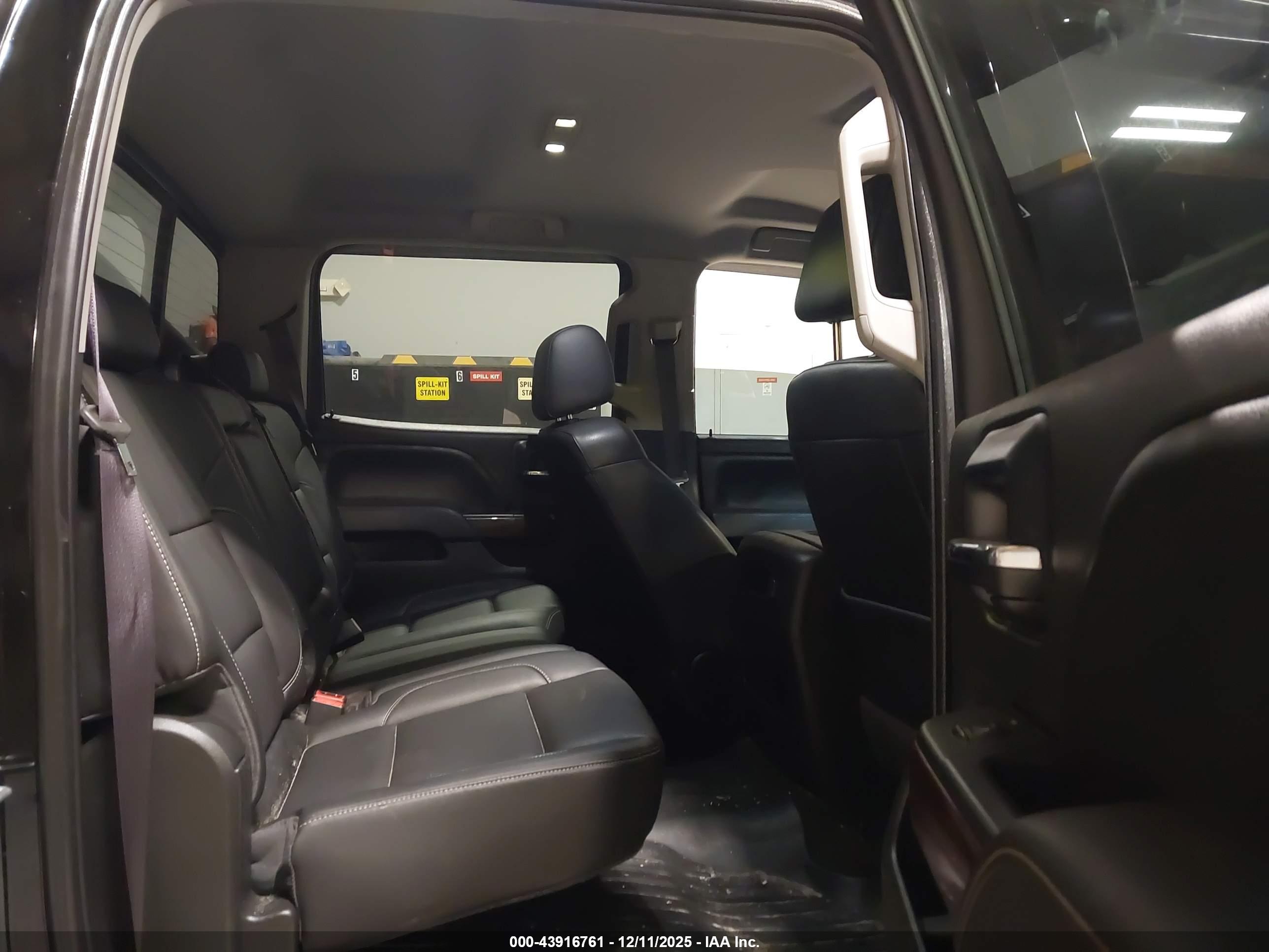 GMC SIERRA image 8