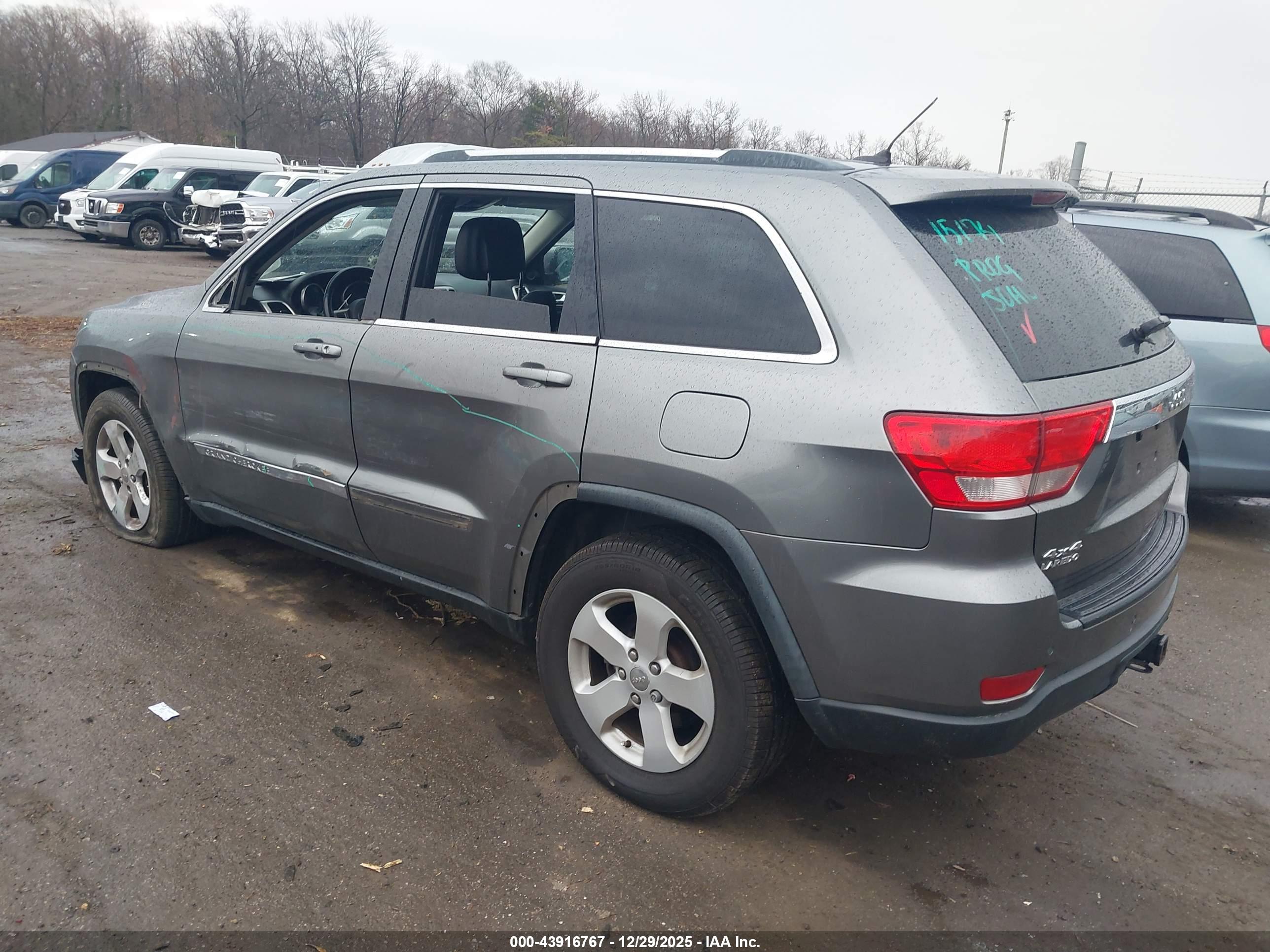 JEEP GRAND image 3