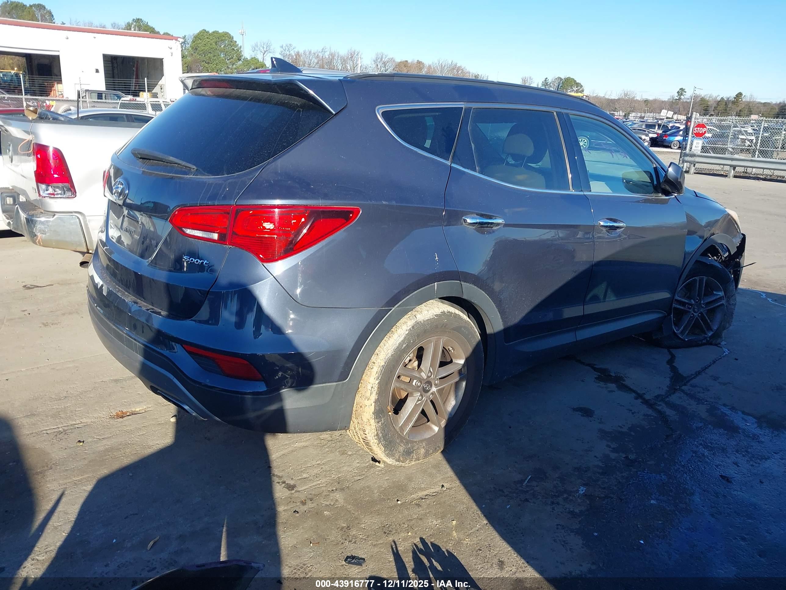 HYUNDAI SANTA image 4