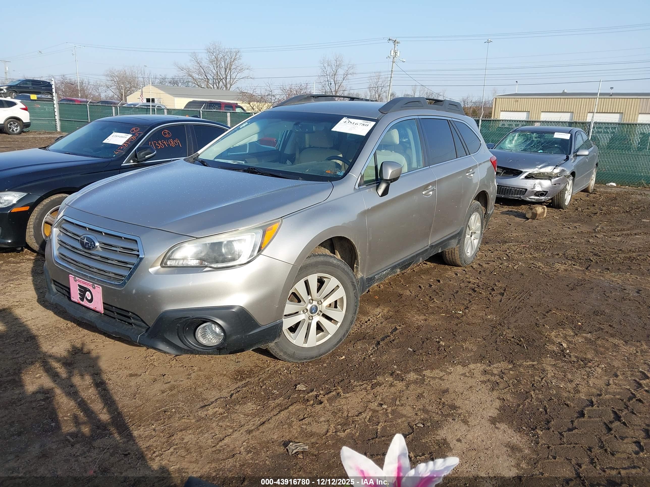 SUBARU OUTBACK image 2
