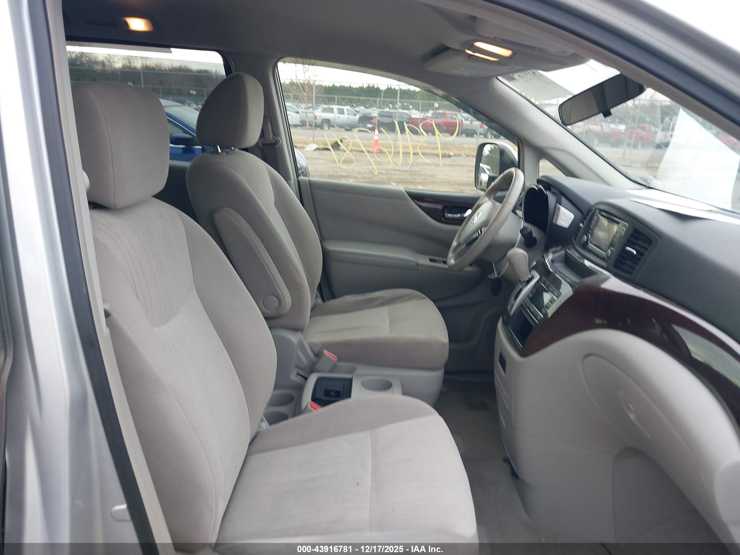 NISSAN QUEST image 5