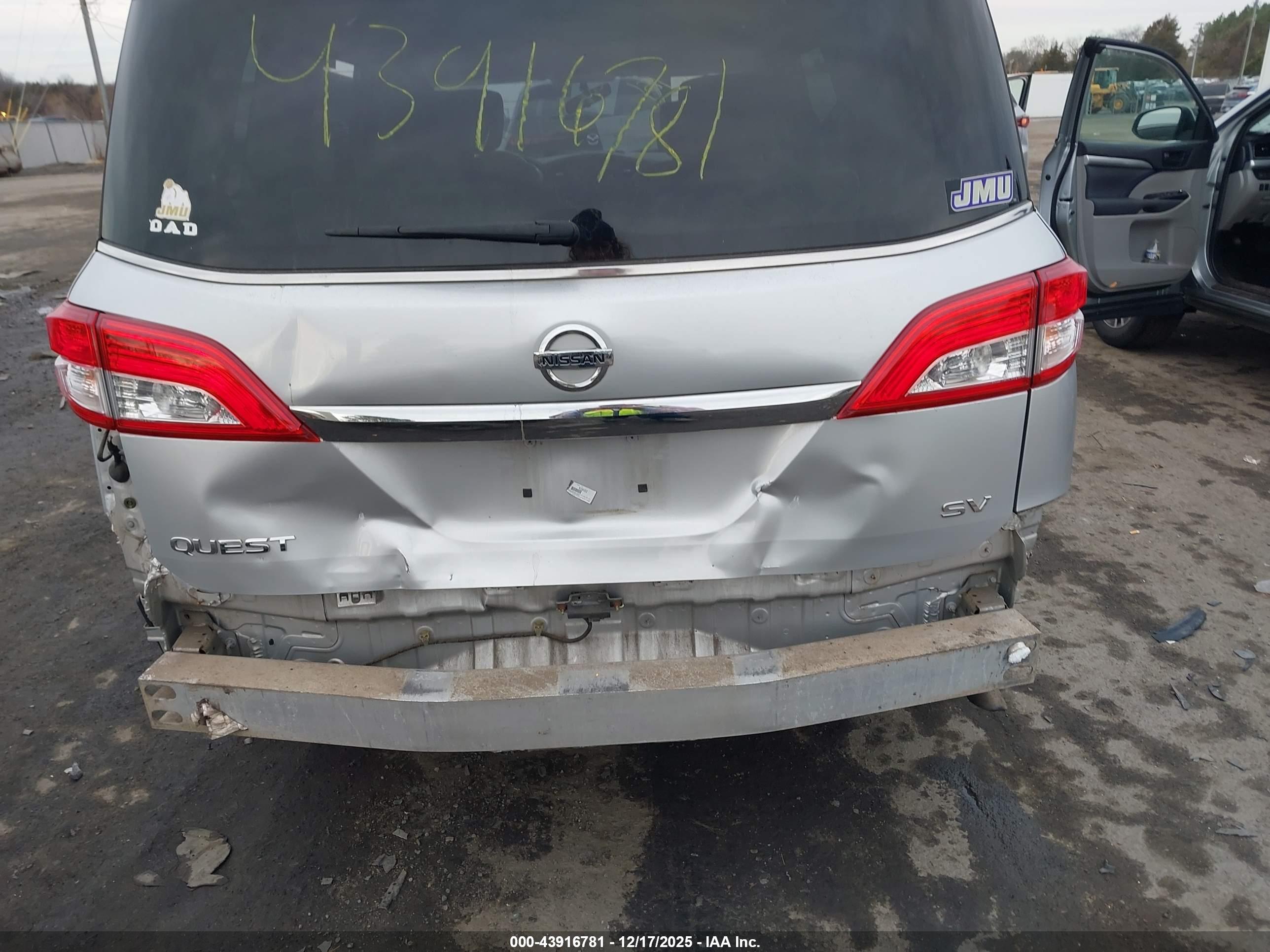 NISSAN QUEST image 6
