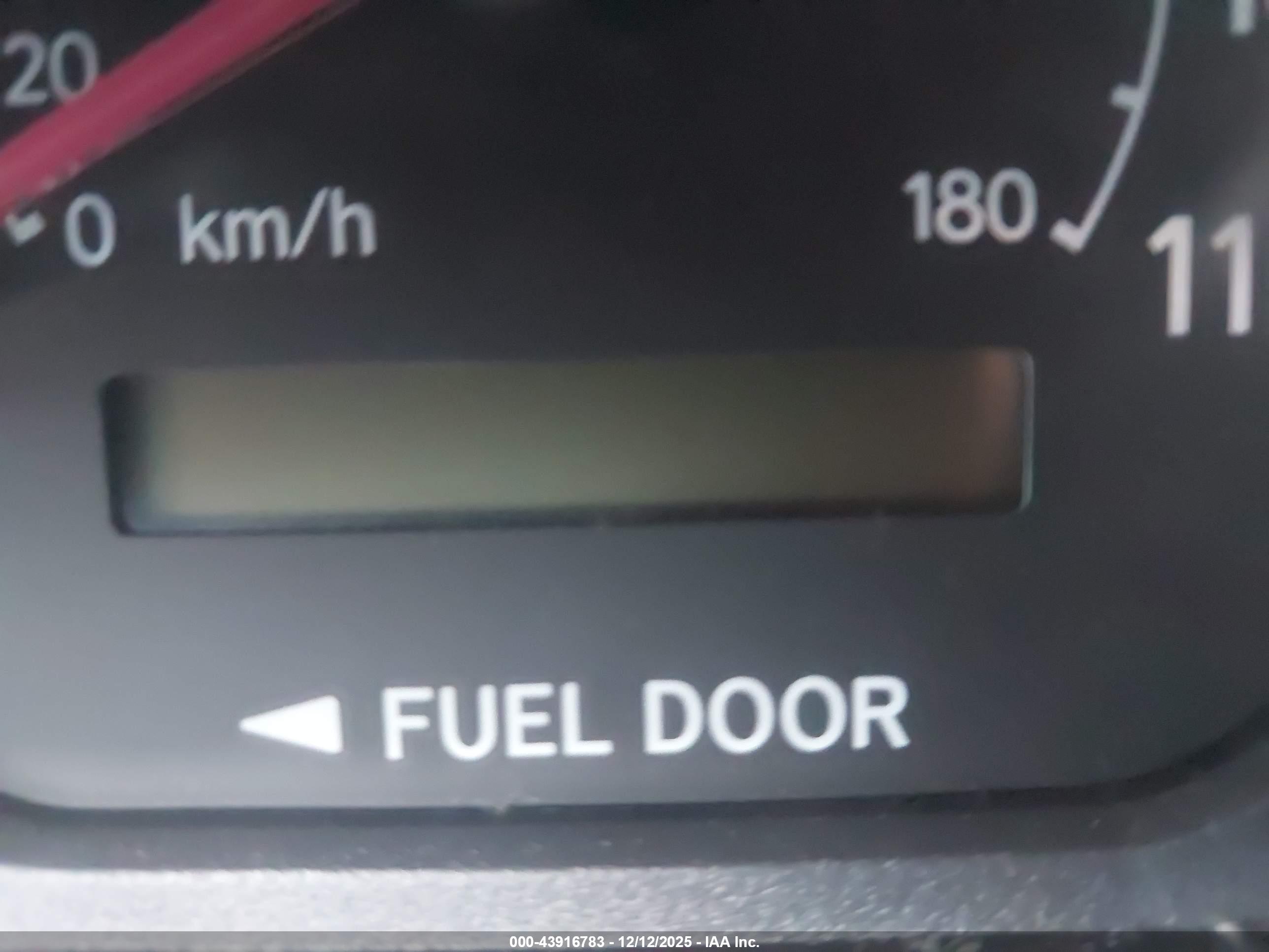 TOYOTA SIENNA image 7