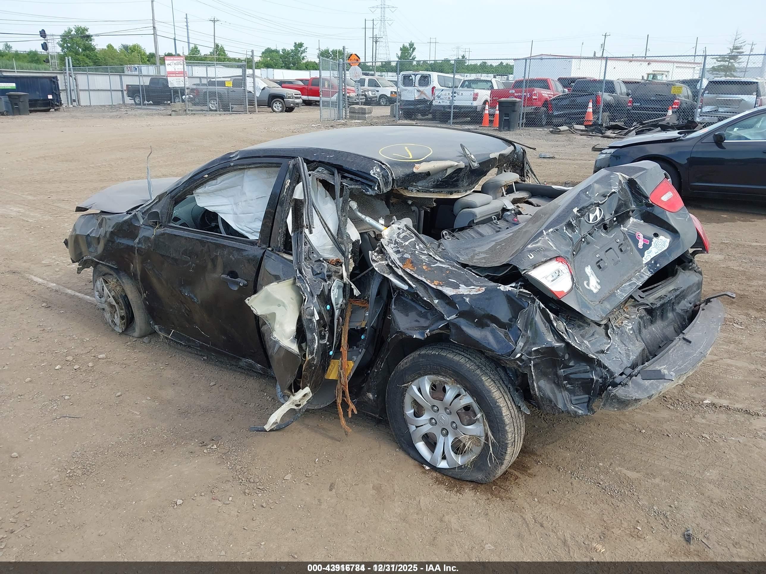HYUNDAI ELANTRA image 3