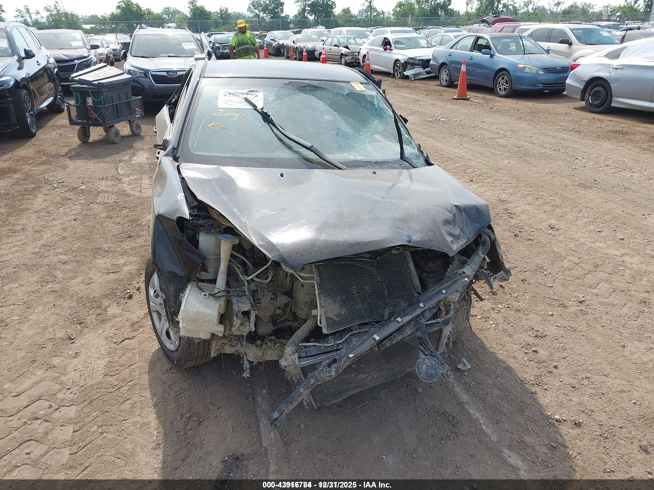 HYUNDAI ELANTRA image 6