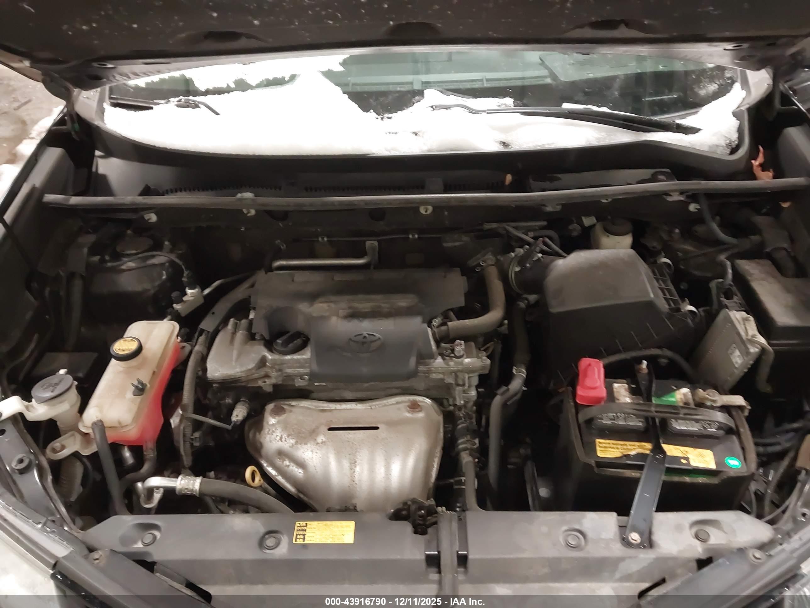 TOYOTA RAV4 image 10