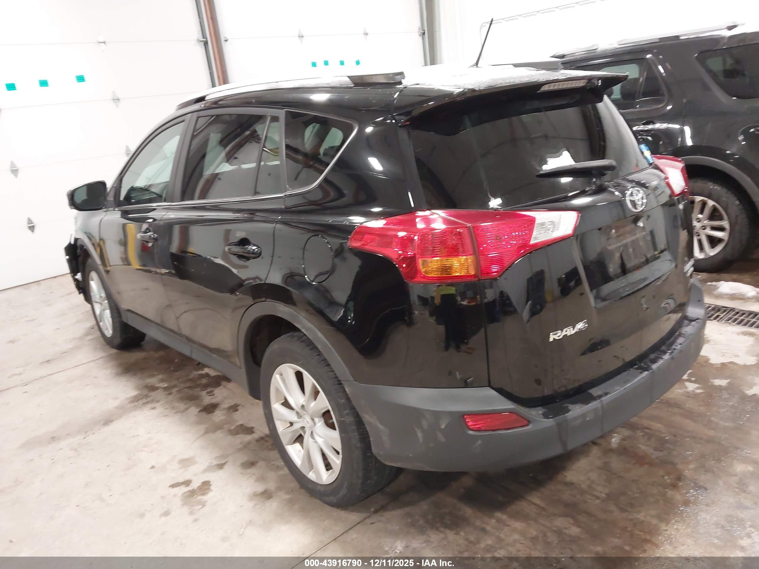 TOYOTA RAV4 image 3