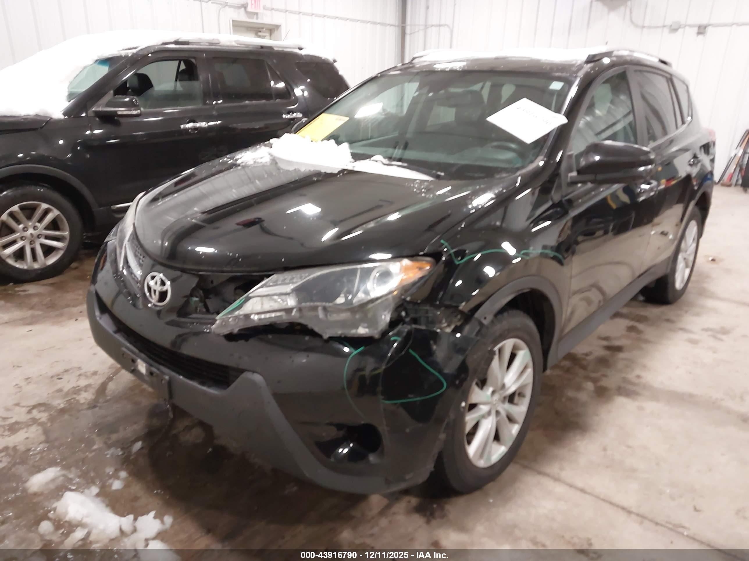 TOYOTA RAV4 image 6