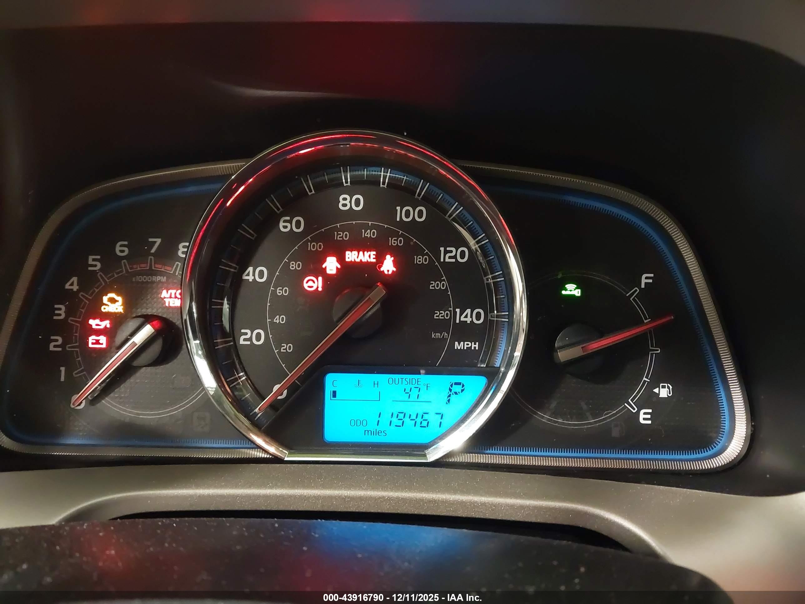 TOYOTA RAV4 image 7
