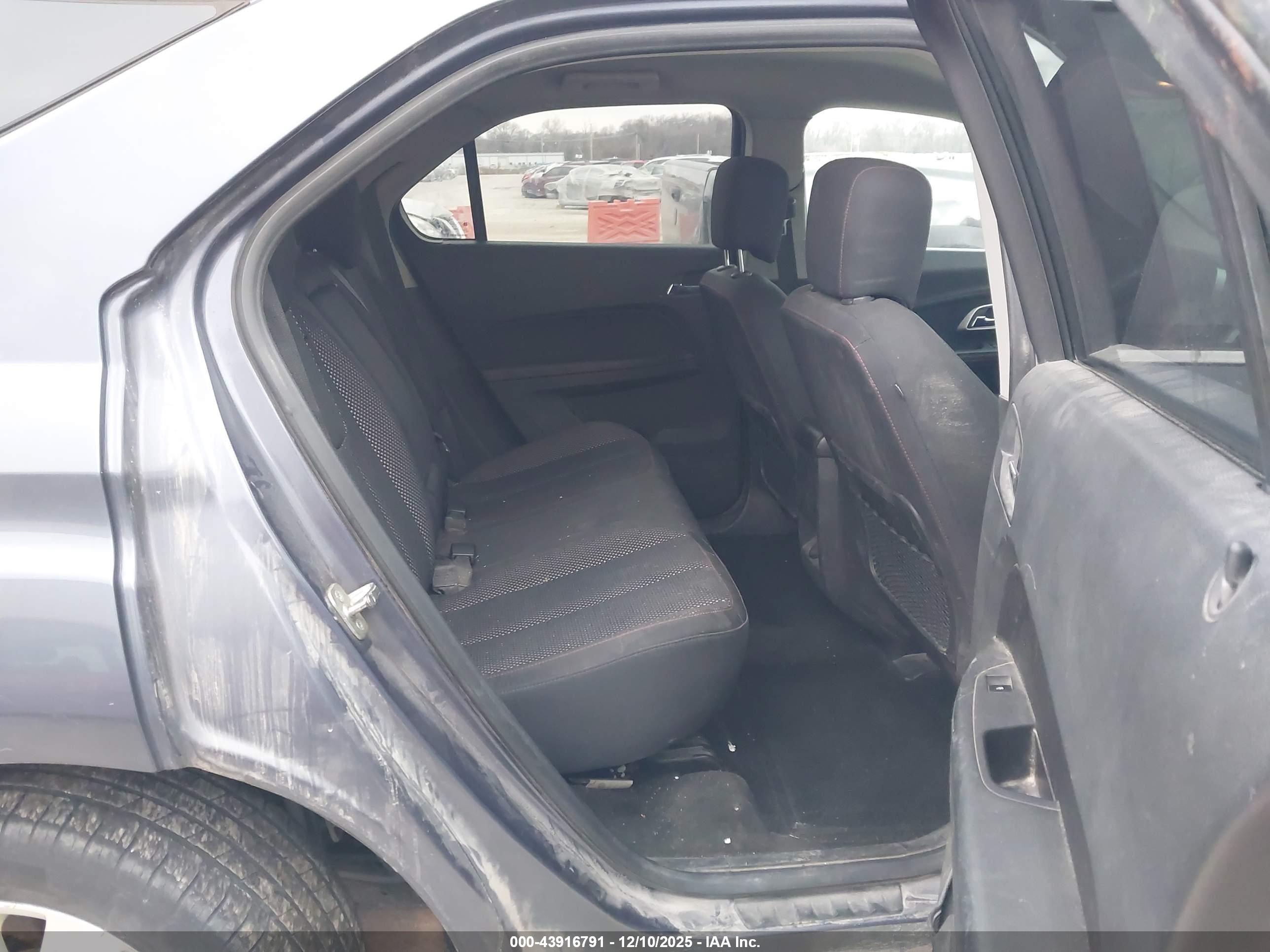 CHEVROLET EQUINOX image 8