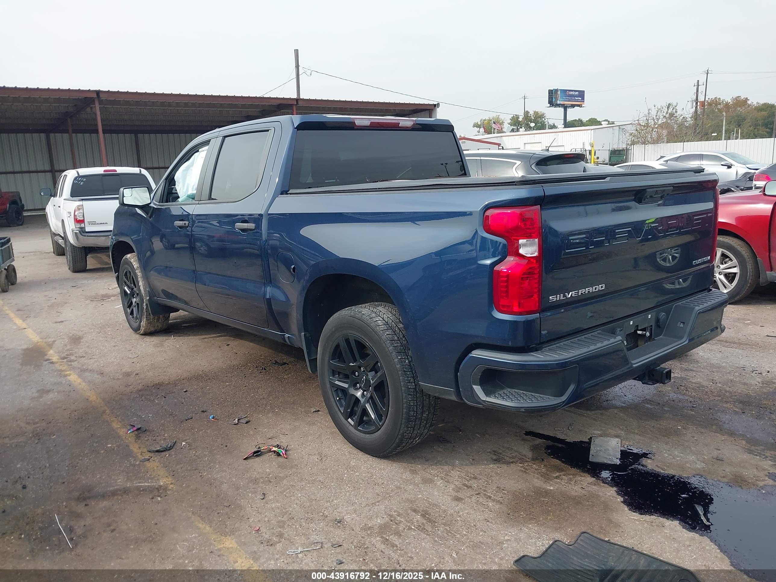 CHEVROLET SILVERADO image 3