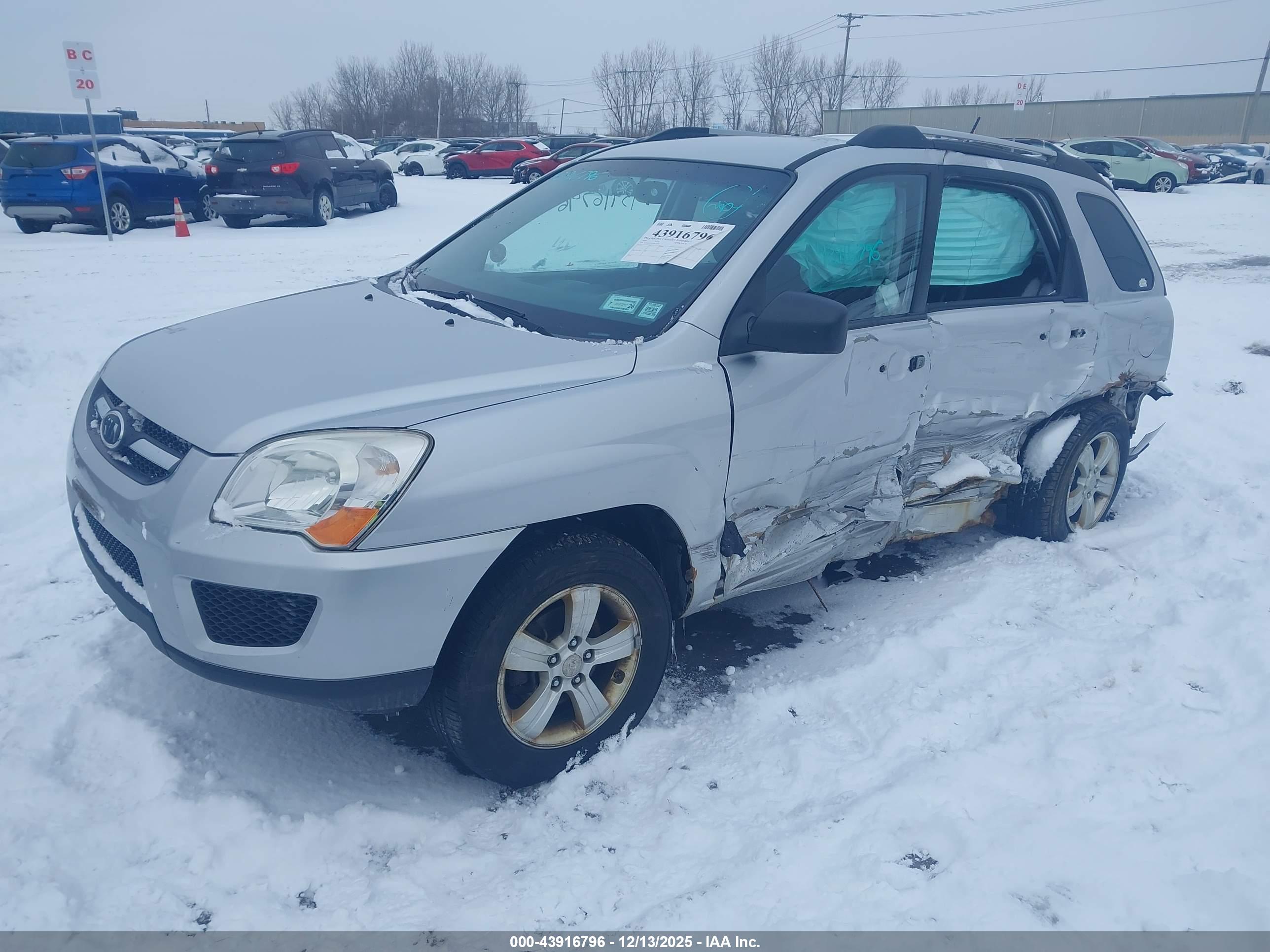 KIA SPORTAGE image 2