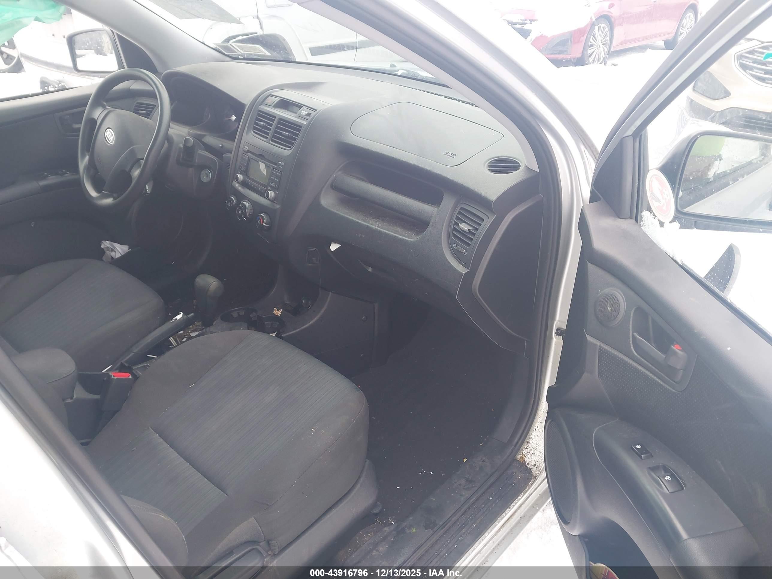 KIA SPORTAGE image 5