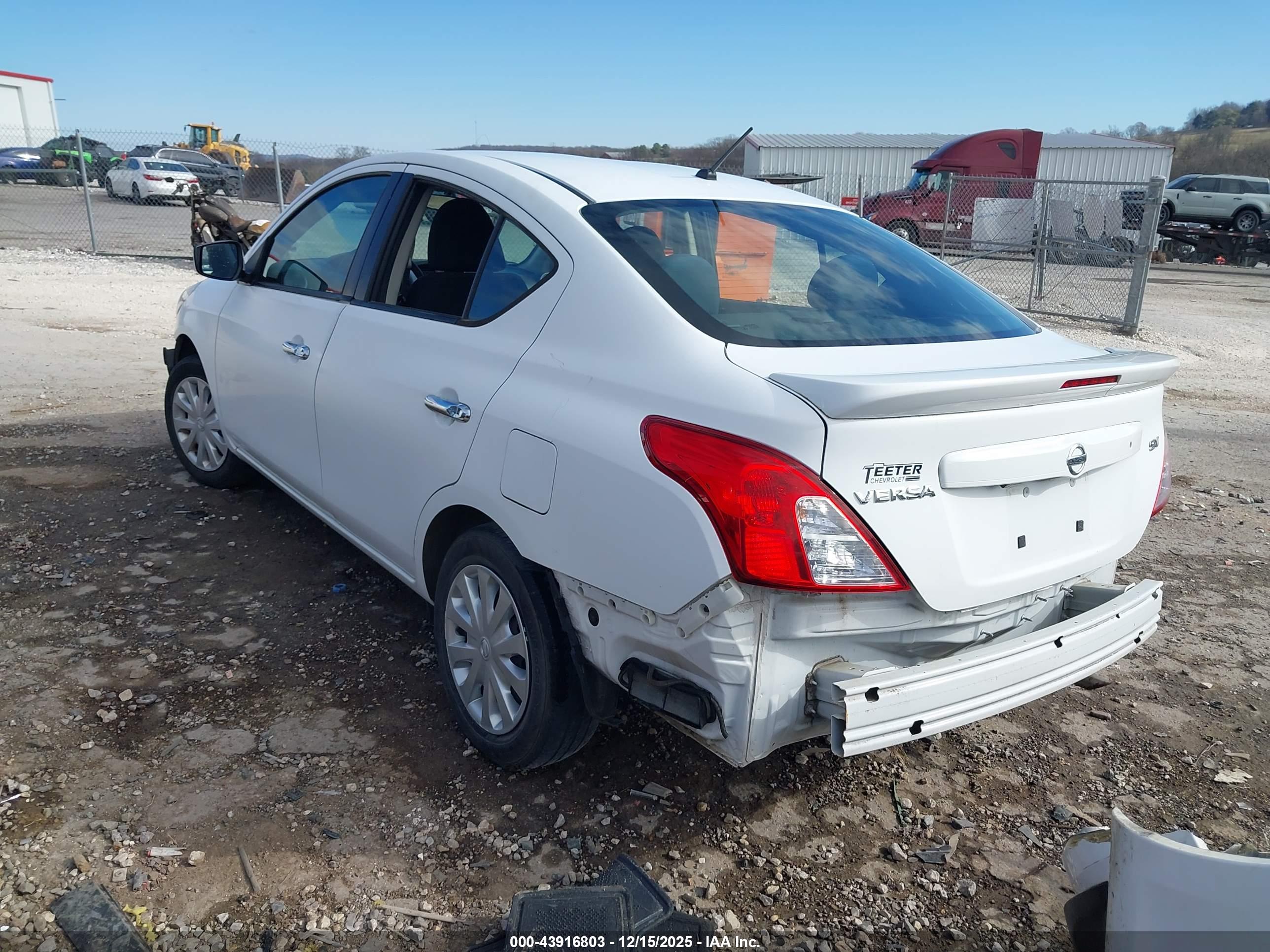 NISSAN VERSA image 3