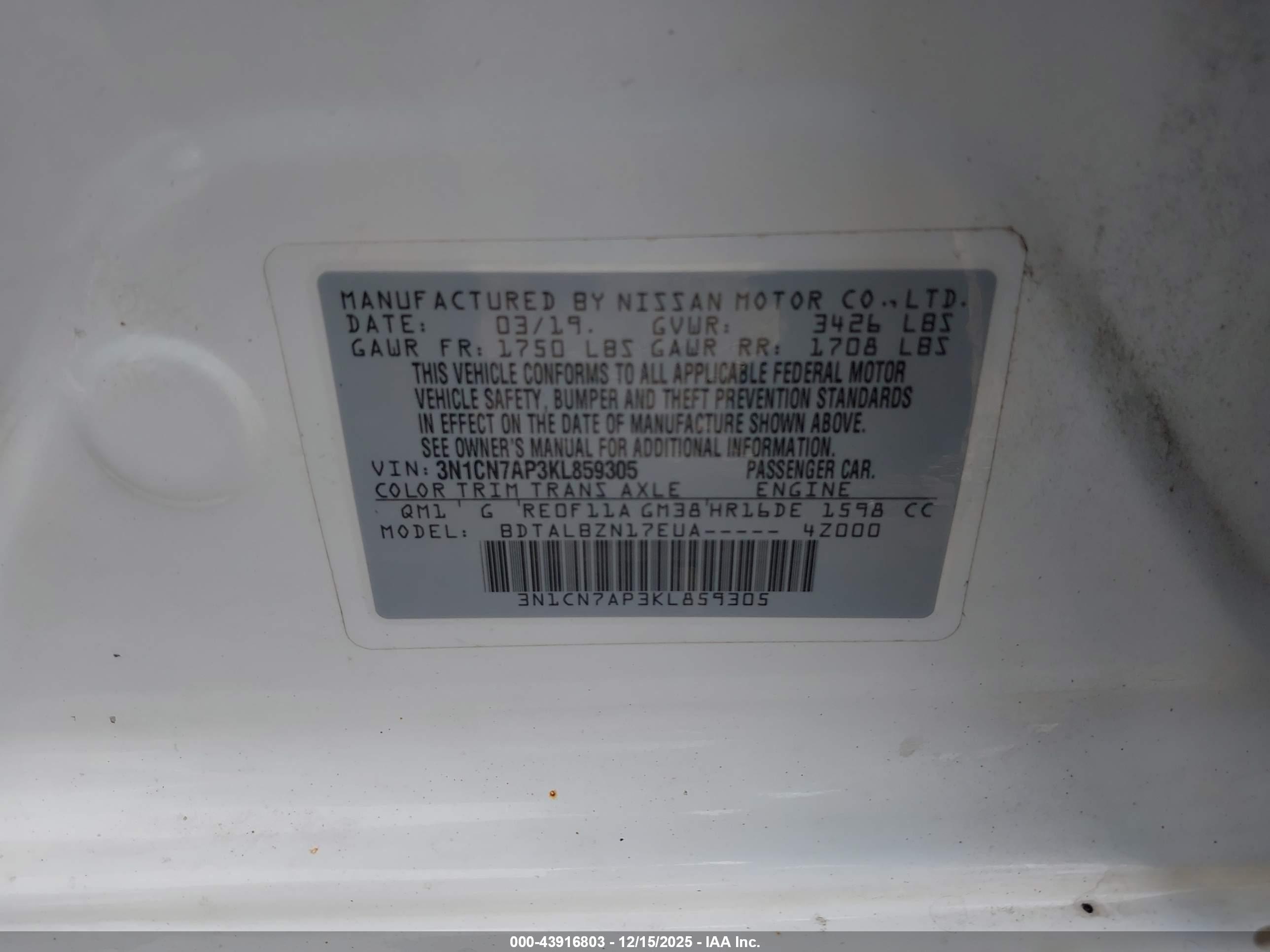 NISSAN VERSA image 9