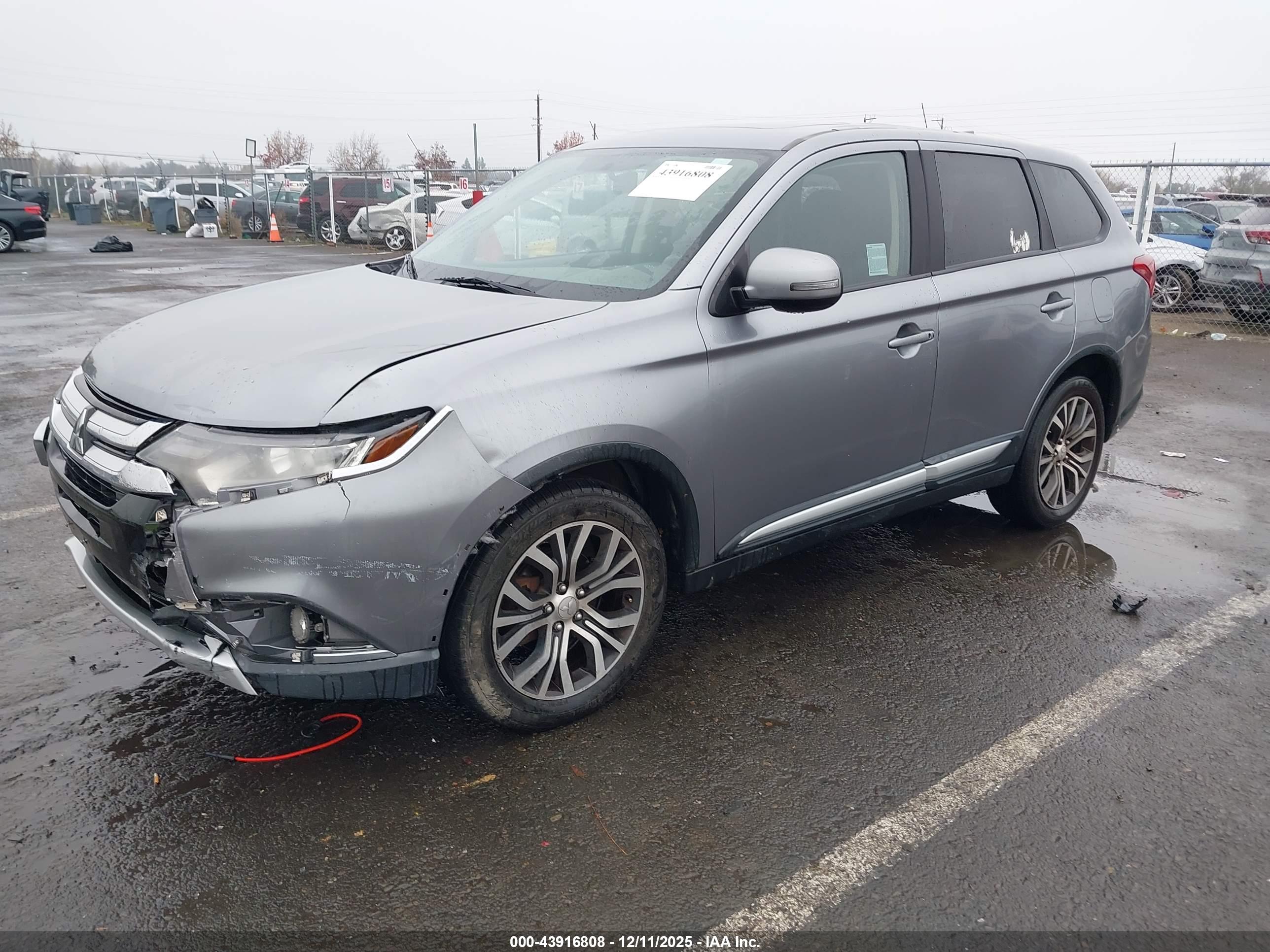 MITSUBISHI OUTLANDER image 2