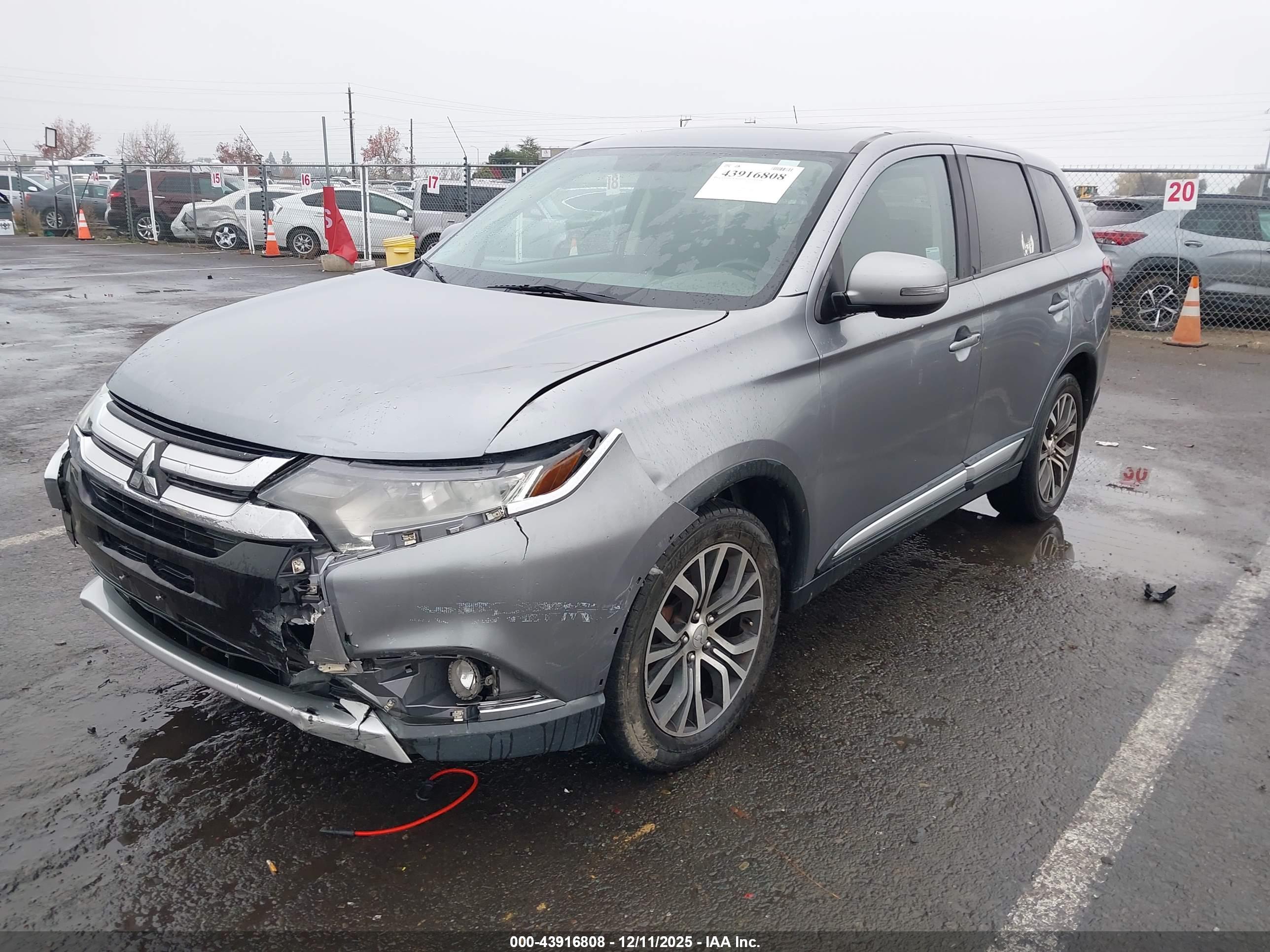 MITSUBISHI OUTLANDER image 6