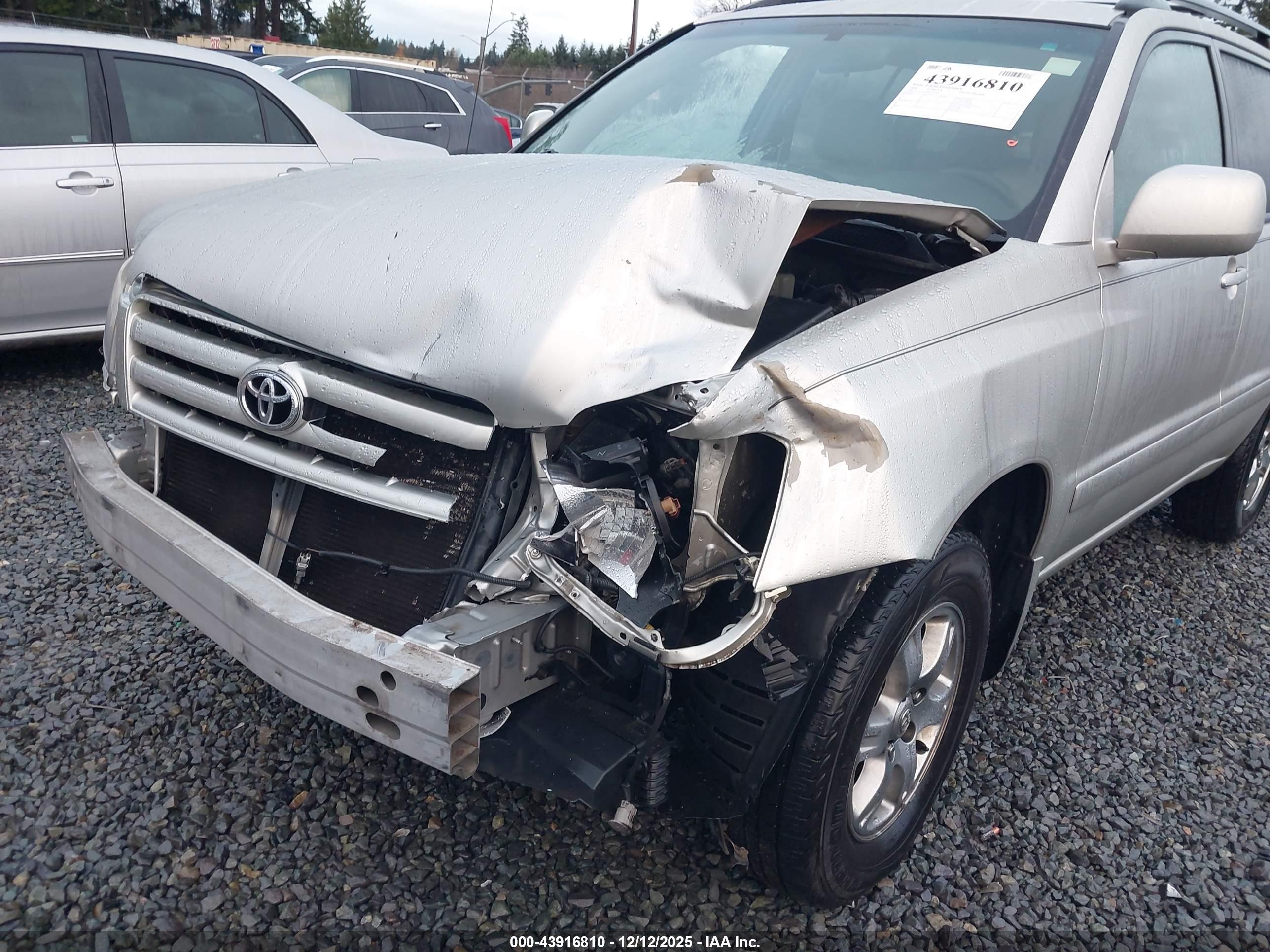 TOYOTA HIGHLANDER image 6