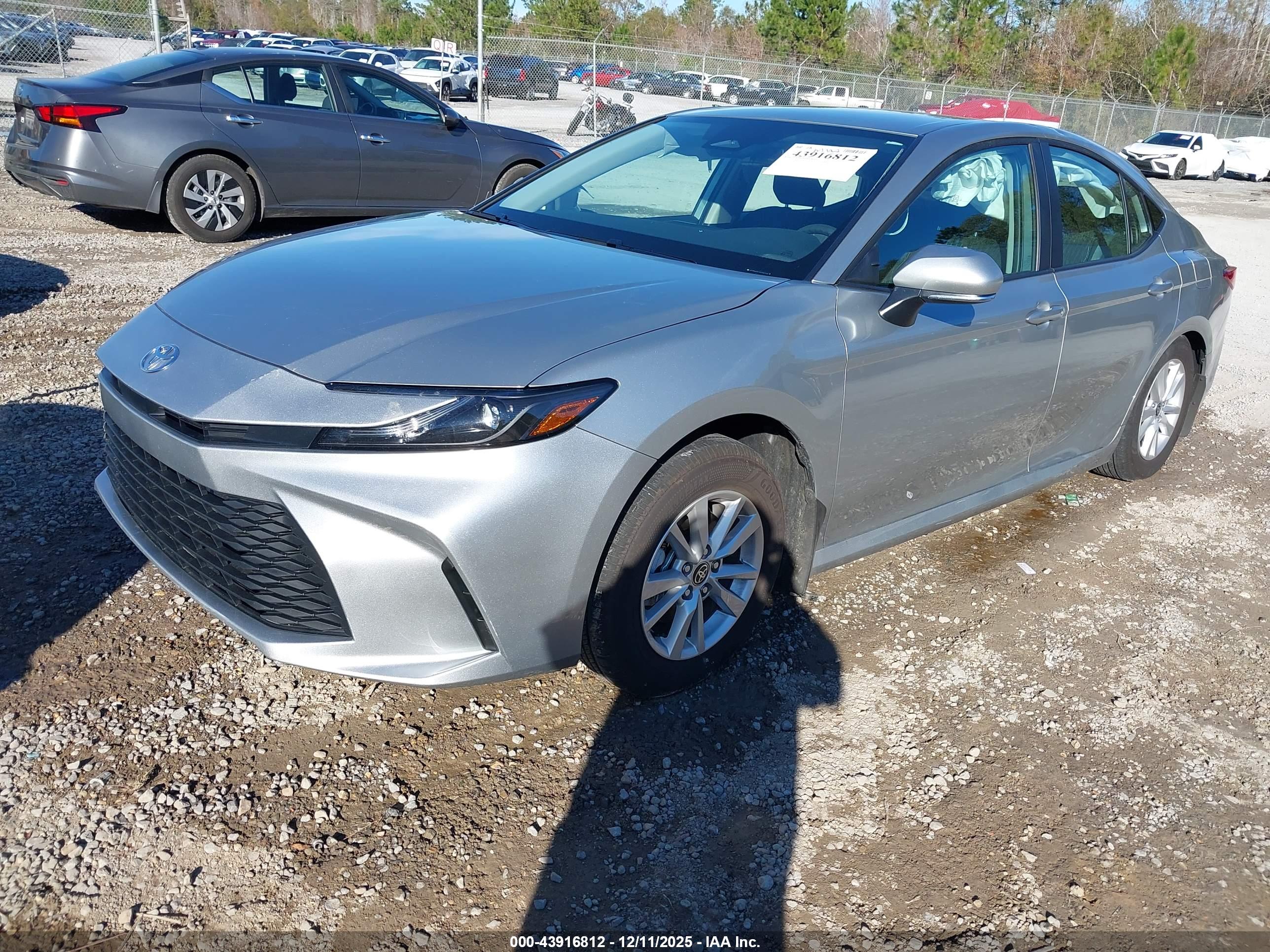 TOYOTA CAMRY image 2